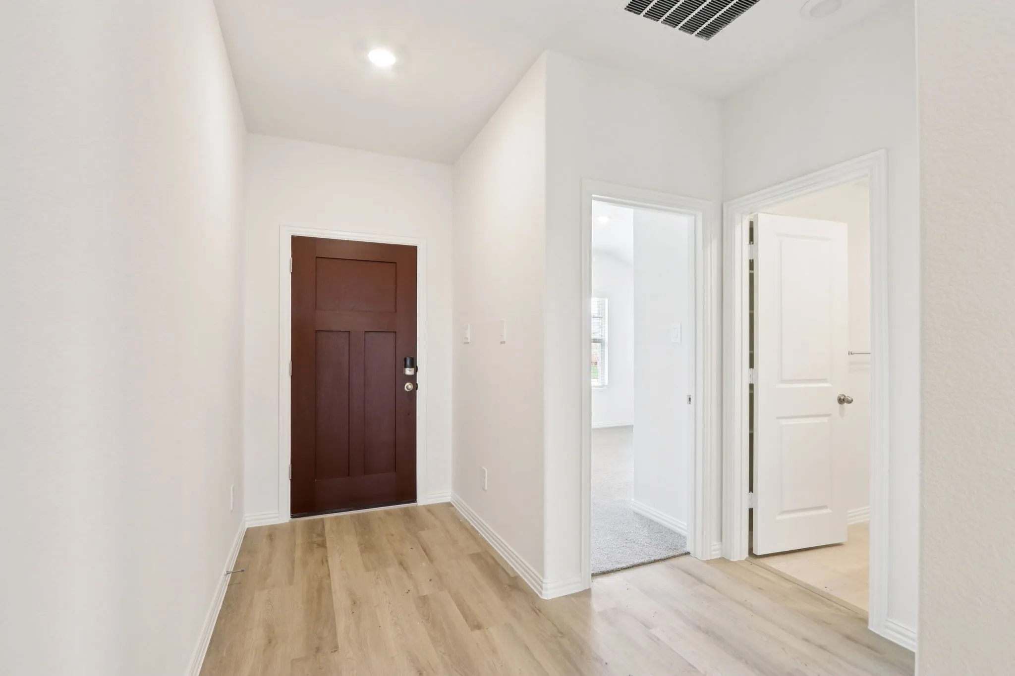  Photo is not of the actual home, but is an inspirational photo of builder’s model home and may depict options, furnishings, and/or decorator features that are not included.
