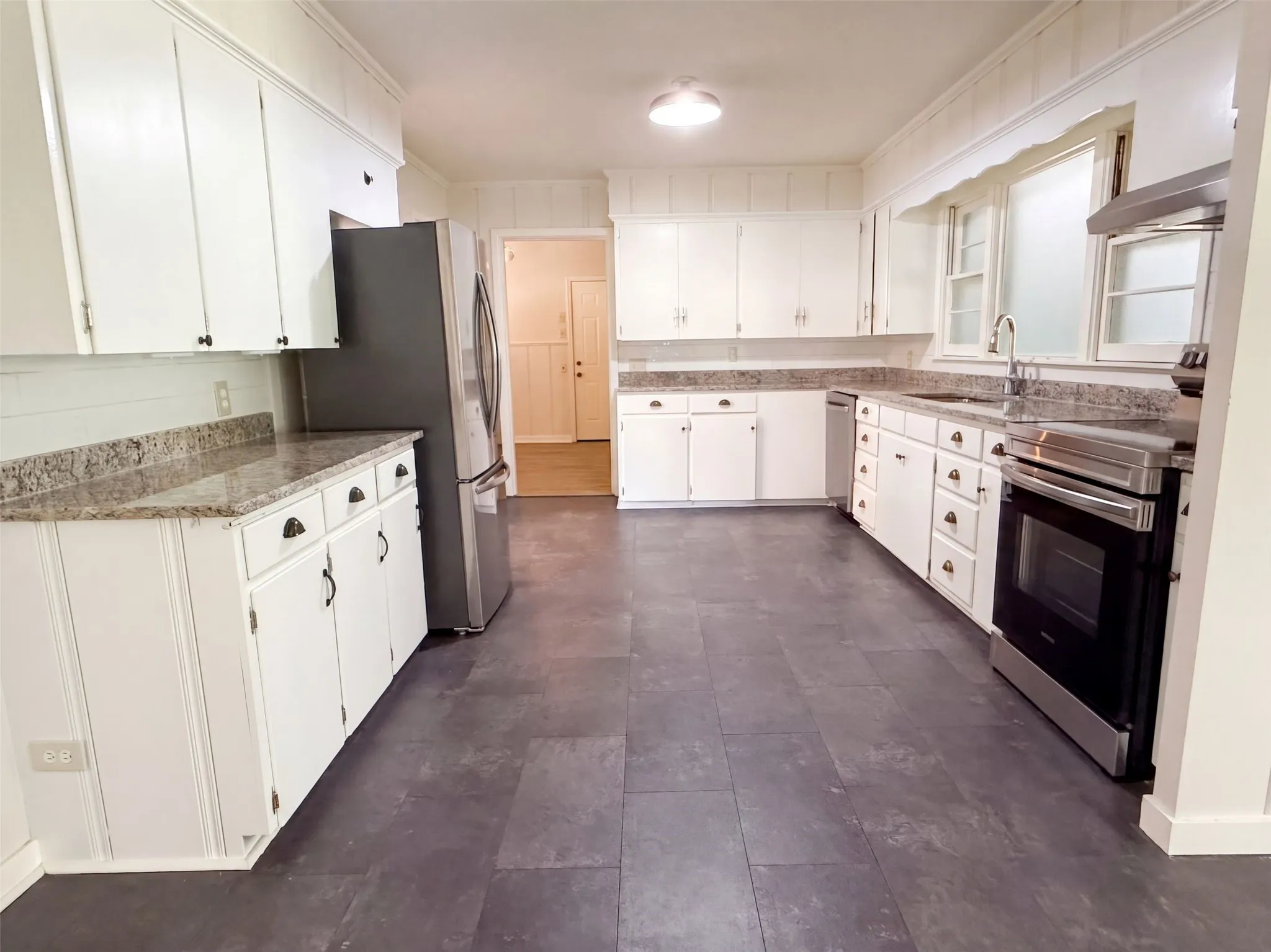 Single Family Residence For Sale in Henderson County , 11212 Stuart Street, Brownsboro, Texas 75756, 3 Bedroom, 2 Bathroom, 2 Garage spaces, 2,013 Sqft, built in 1957, mls#21365496, Real Estate Agent in Brownsboro, Homes For Sale in Henderson county, Homes For Sale in Brownsboro, Realtor in Brownsboro Texas, Real Estate Brokerage Independent Realty Texas, Luminita Cordes Realtor