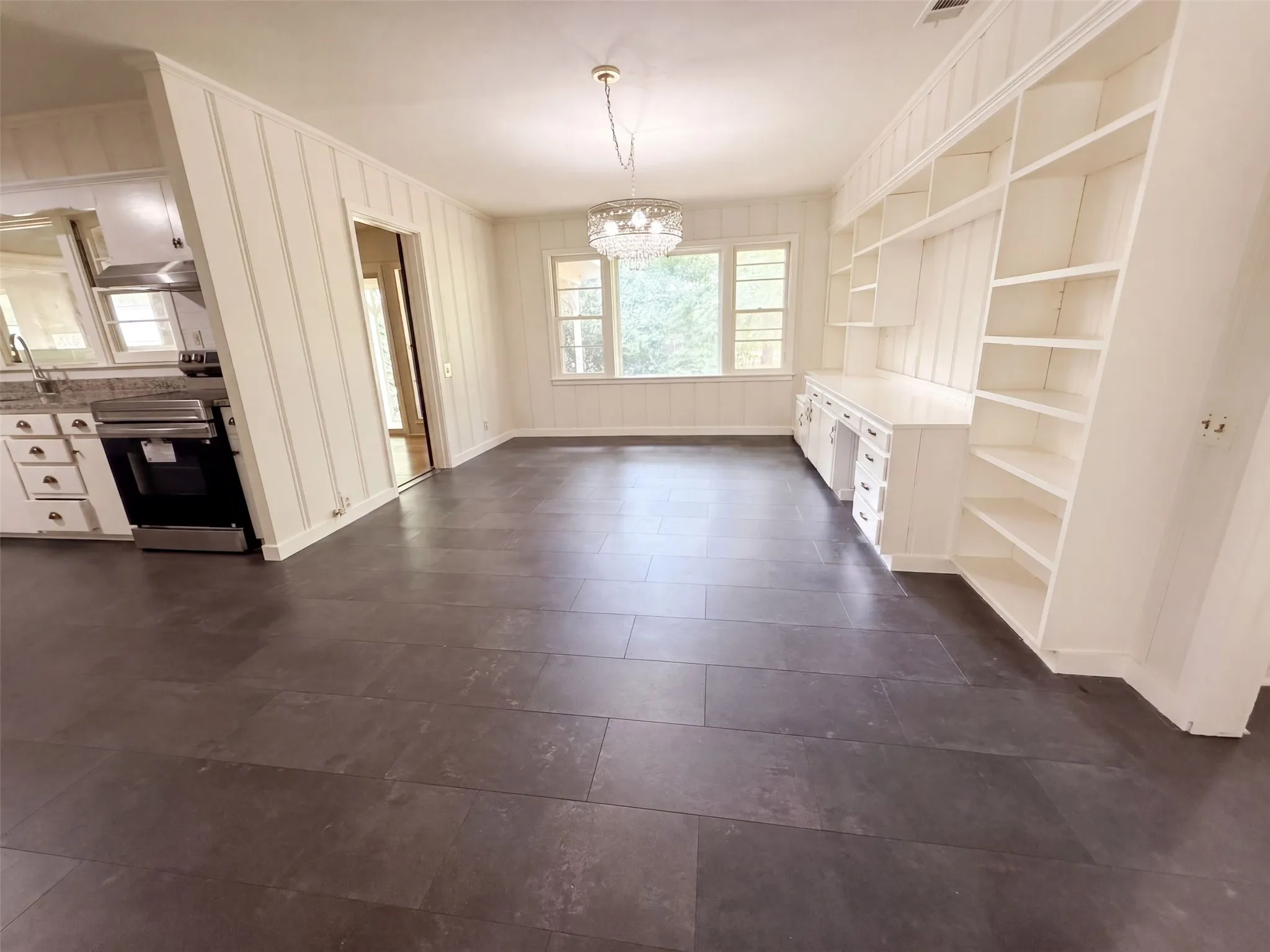 Single Family Residence For Sale in Henderson County , 11212 Stuart Street, Brownsboro, Texas 75756, 3 Bedroom, 2 Bathroom, 2 Garage spaces, 2,013 Sqft, built in 1957, mls#21365496, Real Estate Agent in Brownsboro, Homes For Sale in Henderson county, Homes For Sale in Brownsboro, Realtor in Brownsboro Texas, Real Estate Brokerage Independent Realty Texas, Luminita Cordes Realtor