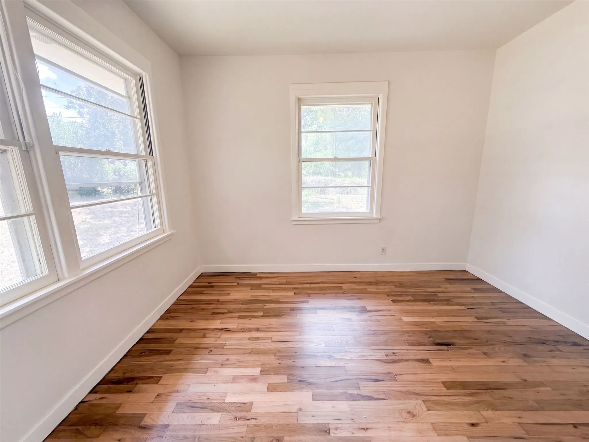 Single Family Residence For Sale in Henderson County , 11212 Stuart Street, Brownsboro, Texas 75756, 3 Bedroom, 2 Bathroom, 2 Garage spaces, 2,013 Sqft, built in 1957, mls#21365496, Real Estate Agent in Brownsboro, Homes For Sale in Henderson county, Homes For Sale in Brownsboro, Realtor in Brownsboro Texas, Real Estate Brokerage Independent Realty Texas, Luminita Cordes Realtor