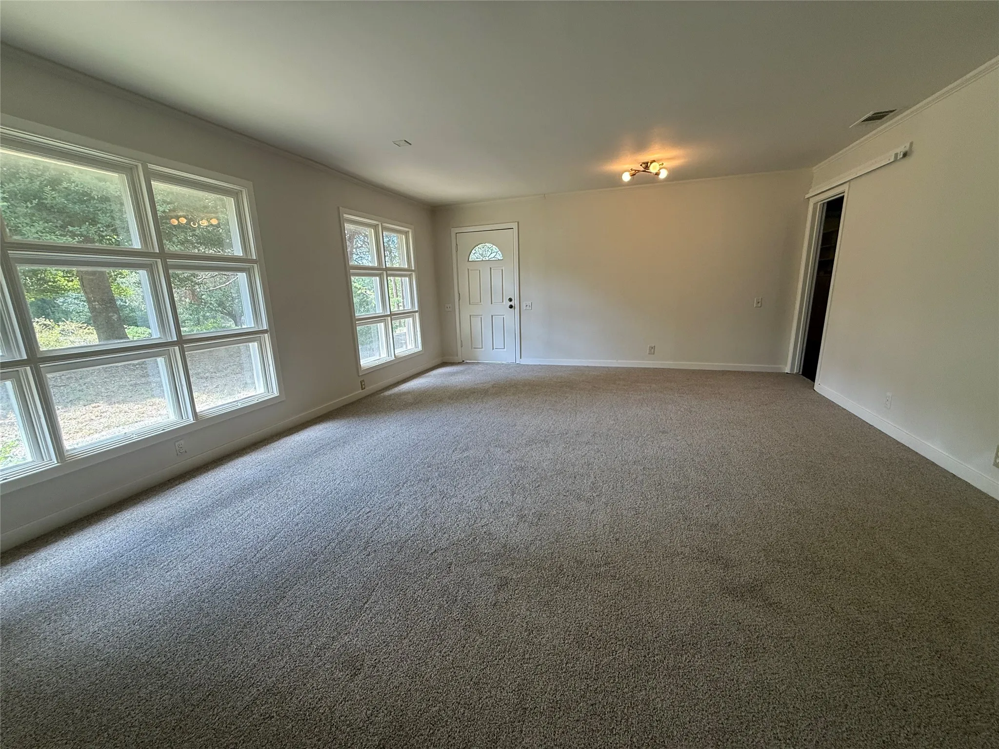 Single Family Residence For Sale in Henderson County , 11212 Stuart Street, Brownsboro, Texas 75756, 3 Bedroom, 2 Bathroom, 2 Garage spaces, 2,013 Sqft, built in 1957, mls#21365496, Real Estate Agent in Brownsboro, Homes For Sale in Henderson county, Homes For Sale in Brownsboro, Realtor in Brownsboro Texas, Real Estate Brokerage Independent Realty Texas, Luminita Cordes Realtor