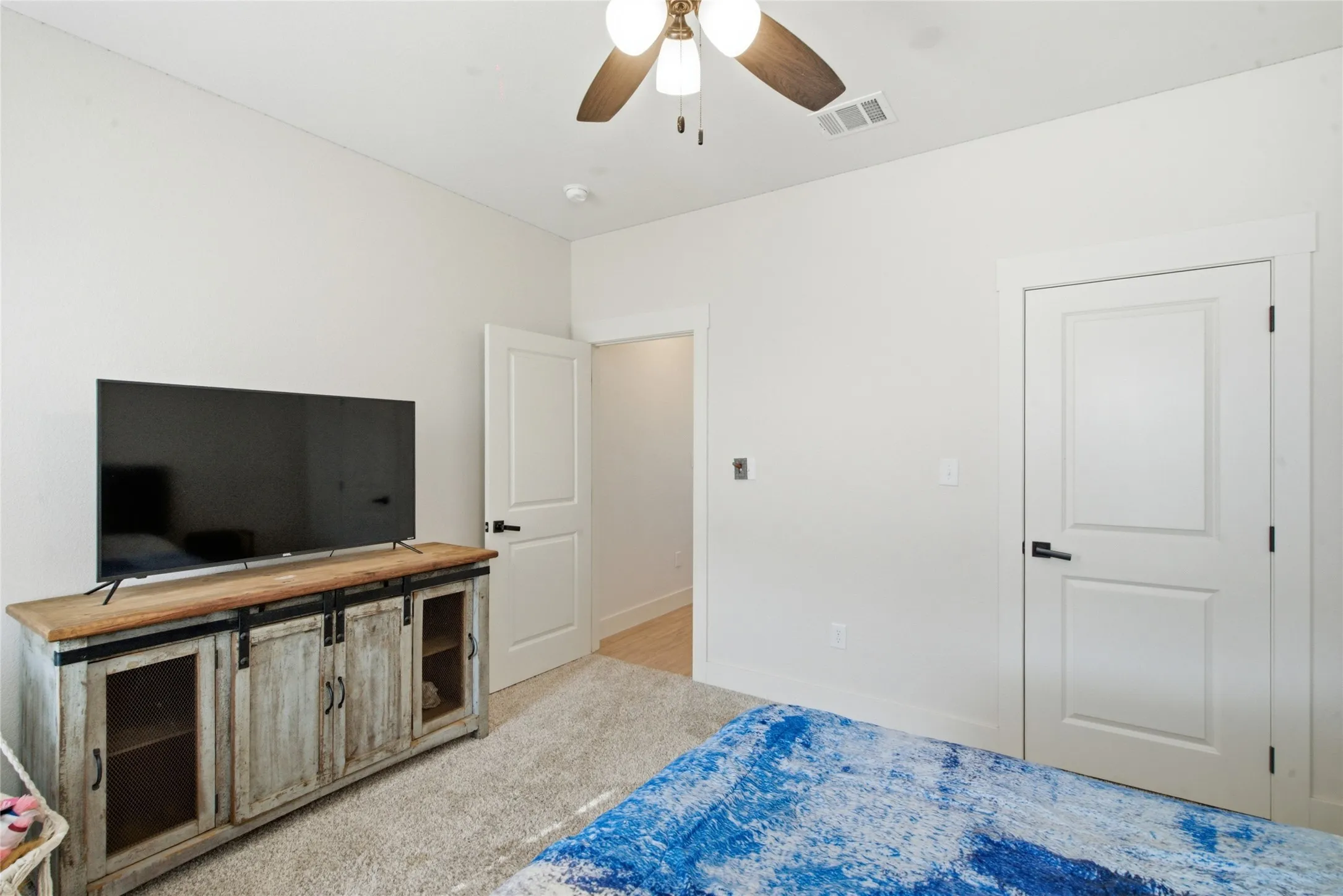 Single Family Residence For Sale in Parker County , 1044 Monarch Court, Poolville, Texas 76487, 4 Bedroom, 3 Bathroom, 3 Garage spaces, 2,786 Sqft, built in 2021, mls#21364668, Real Estate Agent in Poolville, Homes For Sale in Parker county, Homes For Sale in Poolville, Realtor in Poolville Texas, Real Estate Brokerage Independent Realty Texas, Luminita Cordes Realtor