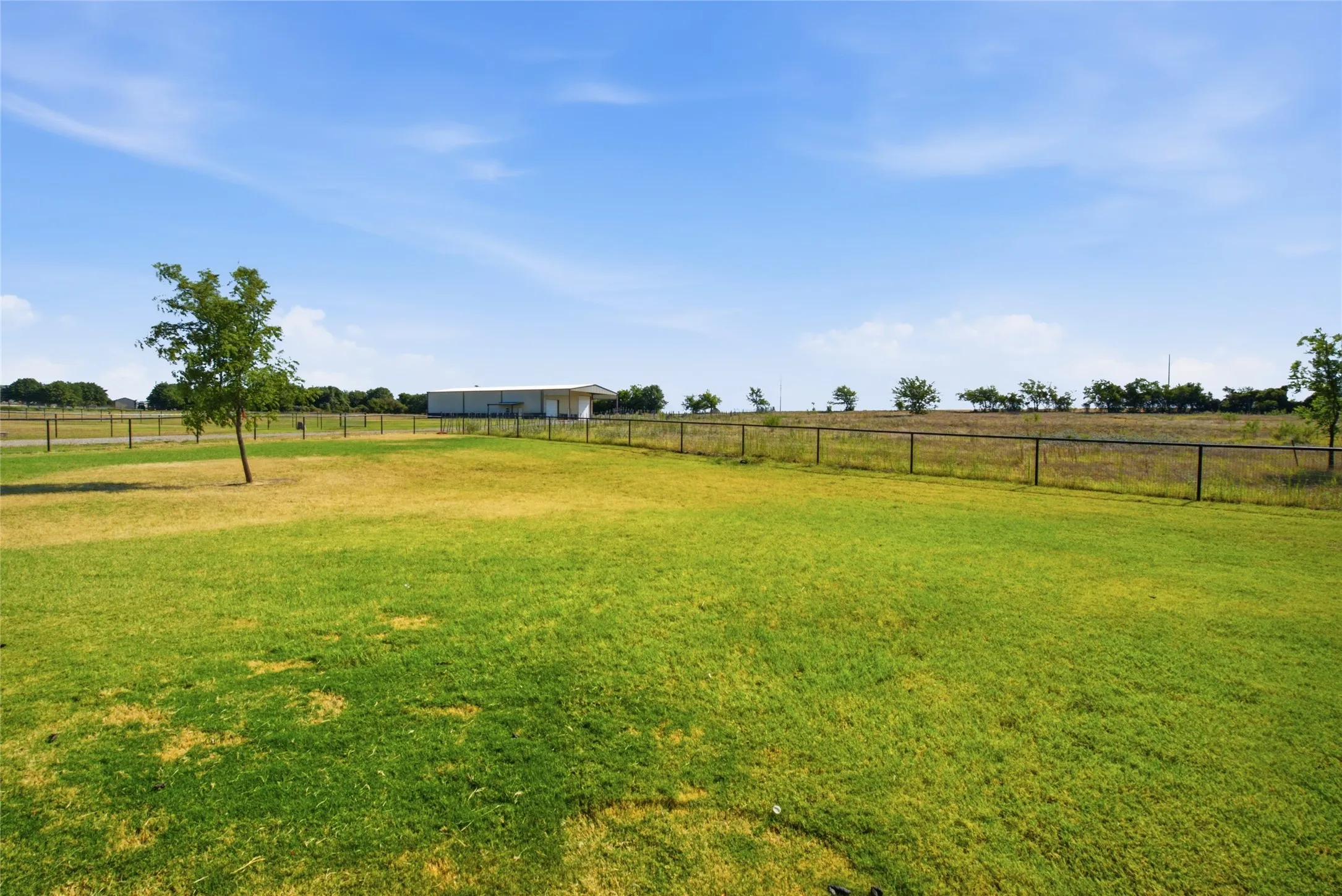 Single Family Residence For Sale in Parker County , 1044 Monarch Court, Poolville, Texas 76487, 4 Bedroom, 3 Bathroom, 3 Garage spaces, 2,786 Sqft, built in 2021, mls#21364668, Real Estate Agent in Poolville, Homes For Sale in Parker county, Homes For Sale in Poolville, Realtor in Poolville Texas, Real Estate Brokerage Independent Realty Texas, Luminita Cordes Realtor