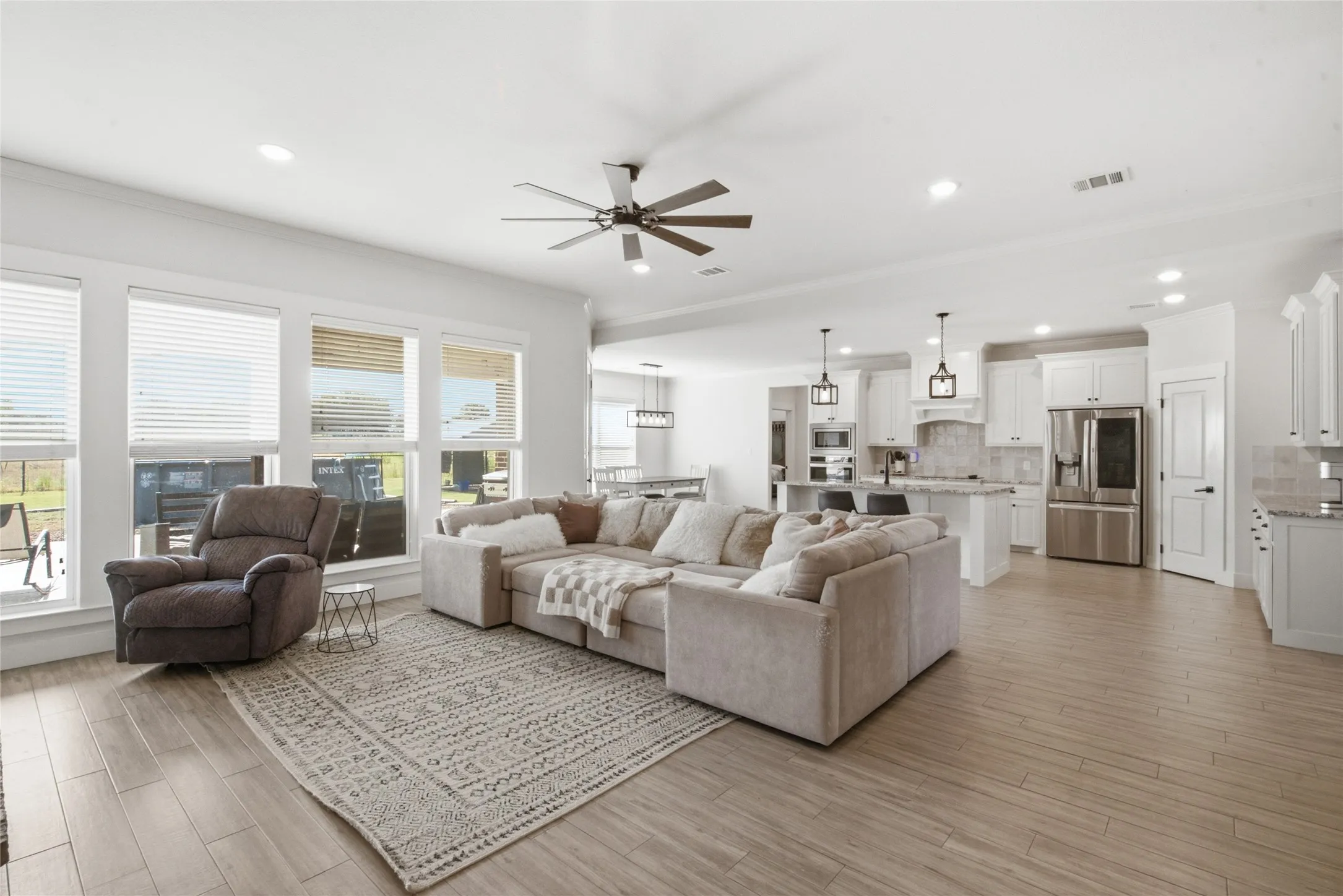 Single Family Residence For Sale in Parker County , 1044 Monarch Court, Poolville, Texas 76487, 4 Bedroom, 3 Bathroom, 3 Garage spaces, 2,786 Sqft, built in 2021, mls#21364668, Real Estate Agent in Poolville, Homes For Sale in Parker county, Homes For Sale in Poolville, Realtor in Poolville Texas, Real Estate Brokerage Independent Realty Texas, Luminita Cordes Realtor