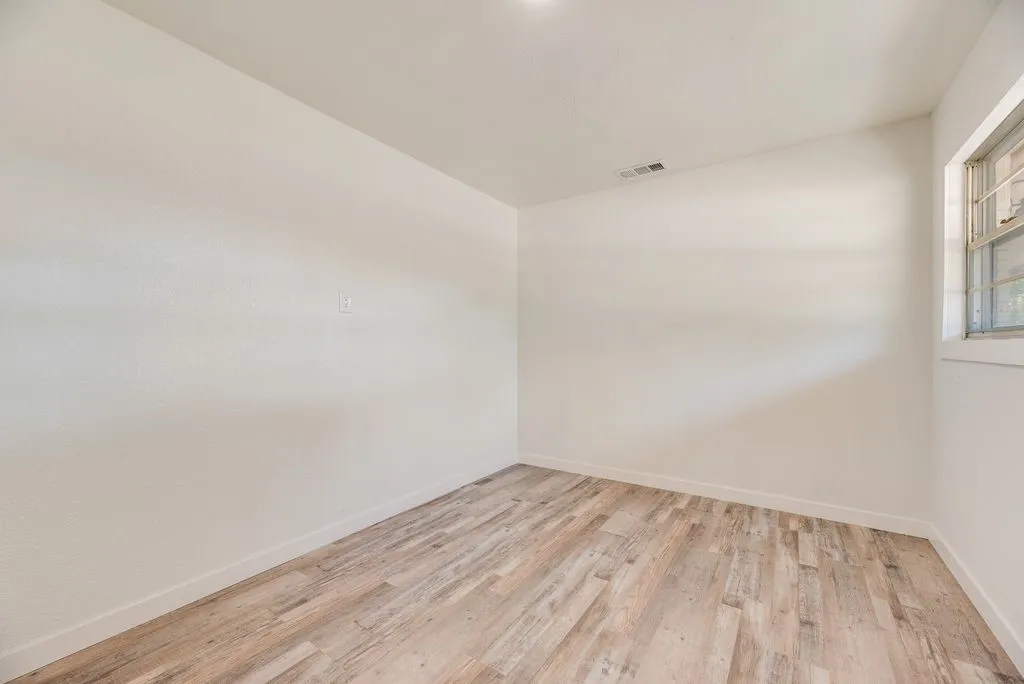 Additional bedroom