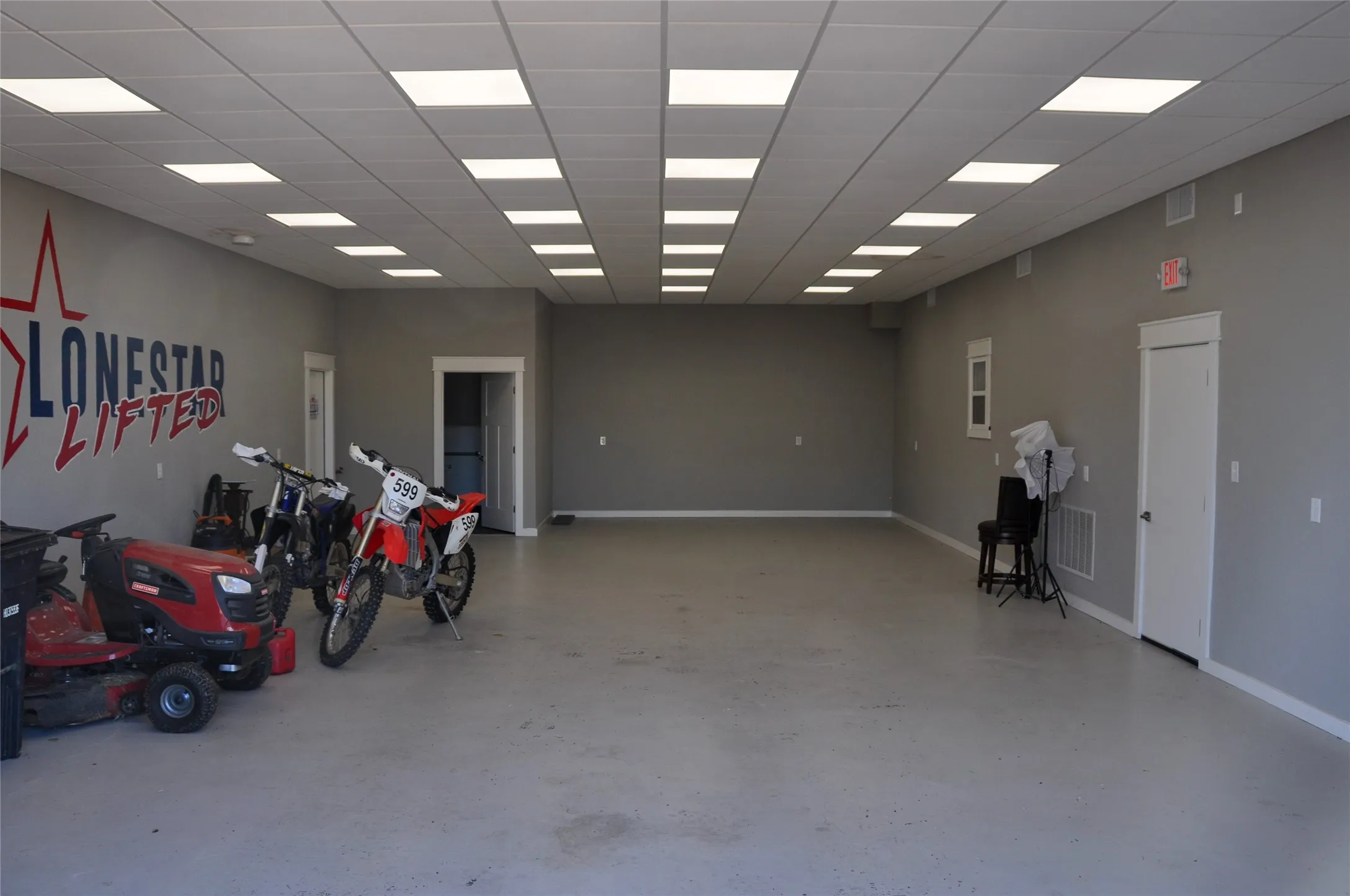 Warehouse For Sale in Johnson County , 125 Century Drive, Cleburne, Texas 76033, 0, 0, Garage spaces, 0 Sqft, built in 1982, Price $1,199,000, mls#21365508, Real Estate Agent in Cleburne, Homes For Sale in Johnson county, Homes For Sale in Cleburne, Realtor in Cleburne Texas, Real Estate Brokerage Independent Realty Texas, Luminita Cordes Realtor