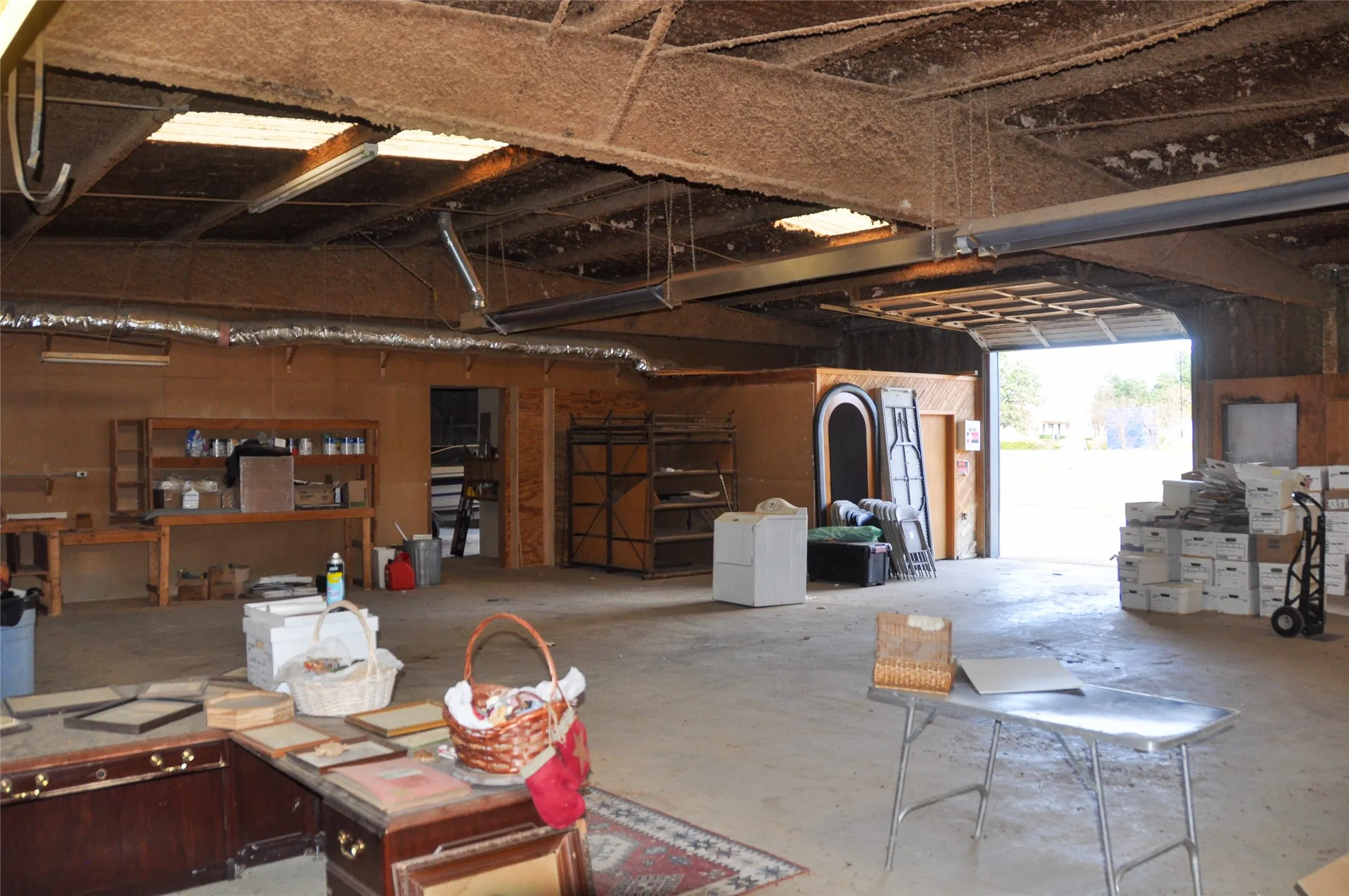Warehouse For Sale in Johnson County , 125 Century Drive, Cleburne, Texas 76033, 0, 0, Garage spaces, 0 Sqft, built in 1982, Price $1,199,000, mls#21365508, Real Estate Agent in Cleburne, Homes For Sale in Johnson county, Homes For Sale in Cleburne, Realtor in Cleburne Texas, Real Estate Brokerage Independent Realty Texas, Luminita Cordes Realtor