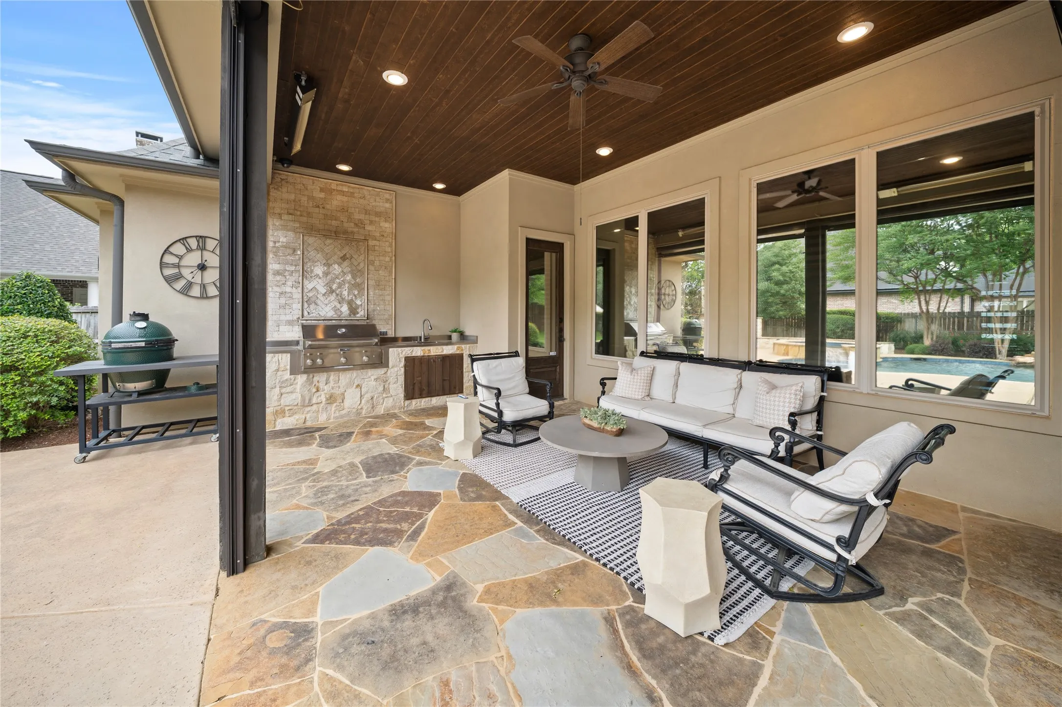 Single Family Residence For Sale in Smith County , 6987 Canal, Tyler, Texas 75703, 4 Bedroom, 4 Bathroom, 3 Garage spaces, 4,932 Sqft, built in 2008, mls#21365179, Real Estate Agent in Tyler, Homes For Sale in Smith county, Homes For Sale in Tyler, Realtor in Tyler Texas, Real Estate Brokerage Independent Realty Texas, Luminita Cordes Realtor