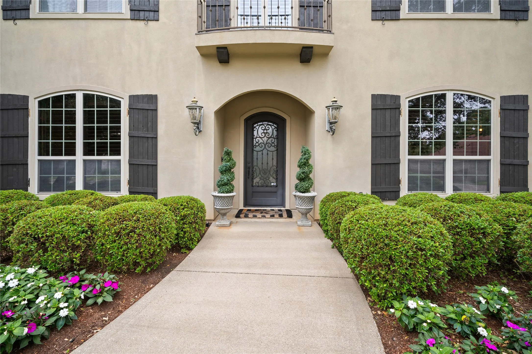 Single Family Residence For Sale in Smith County , 6987 Canal, Tyler, Texas 75703, 4 Bedroom, 4 Bathroom, 3 Garage spaces, 4,932 Sqft, built in 2008, mls#21365179, Real Estate Agent in Tyler, Homes For Sale in Smith county, Homes For Sale in Tyler, Realtor in Tyler Texas, Real Estate Brokerage Independent Realty Texas, Luminita Cordes Realtor