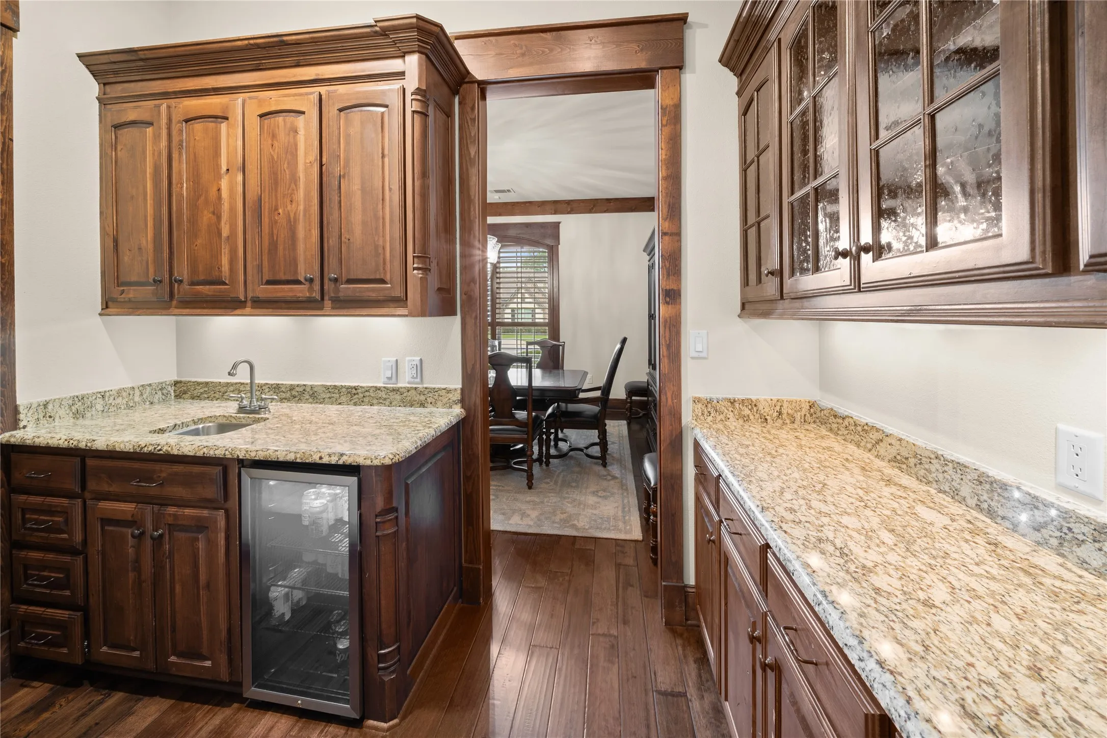 Single Family Residence For Sale in Smith County , 6987 Canal, Tyler, Texas 75703, 4 Bedroom, 4 Bathroom, 3 Garage spaces, 4,932 Sqft, built in 2008, mls#21365179, Real Estate Agent in Tyler, Homes For Sale in Smith county, Homes For Sale in Tyler, Realtor in Tyler Texas, Real Estate Brokerage Independent Realty Texas, Luminita Cordes Realtor