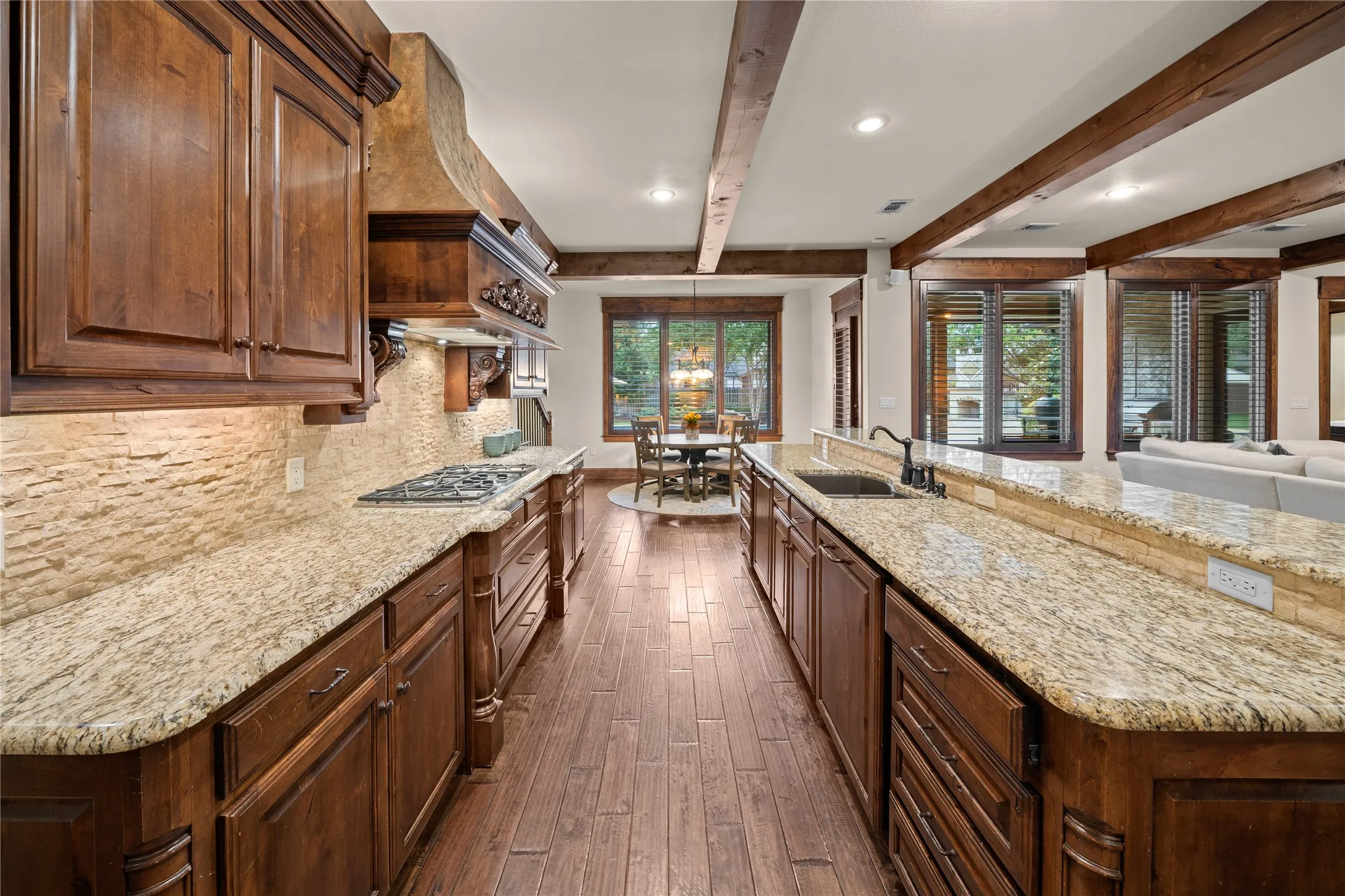 Single Family Residence For Sale in Smith County , 6987 Canal, Tyler, Texas 75703, 4 Bedroom, 4 Bathroom, 3 Garage spaces, 4,932 Sqft, built in 2008, mls#21365179, Real Estate Agent in Tyler, Homes For Sale in Smith county, Homes For Sale in Tyler, Realtor in Tyler Texas, Real Estate Brokerage Independent Realty Texas, Luminita Cordes Realtor