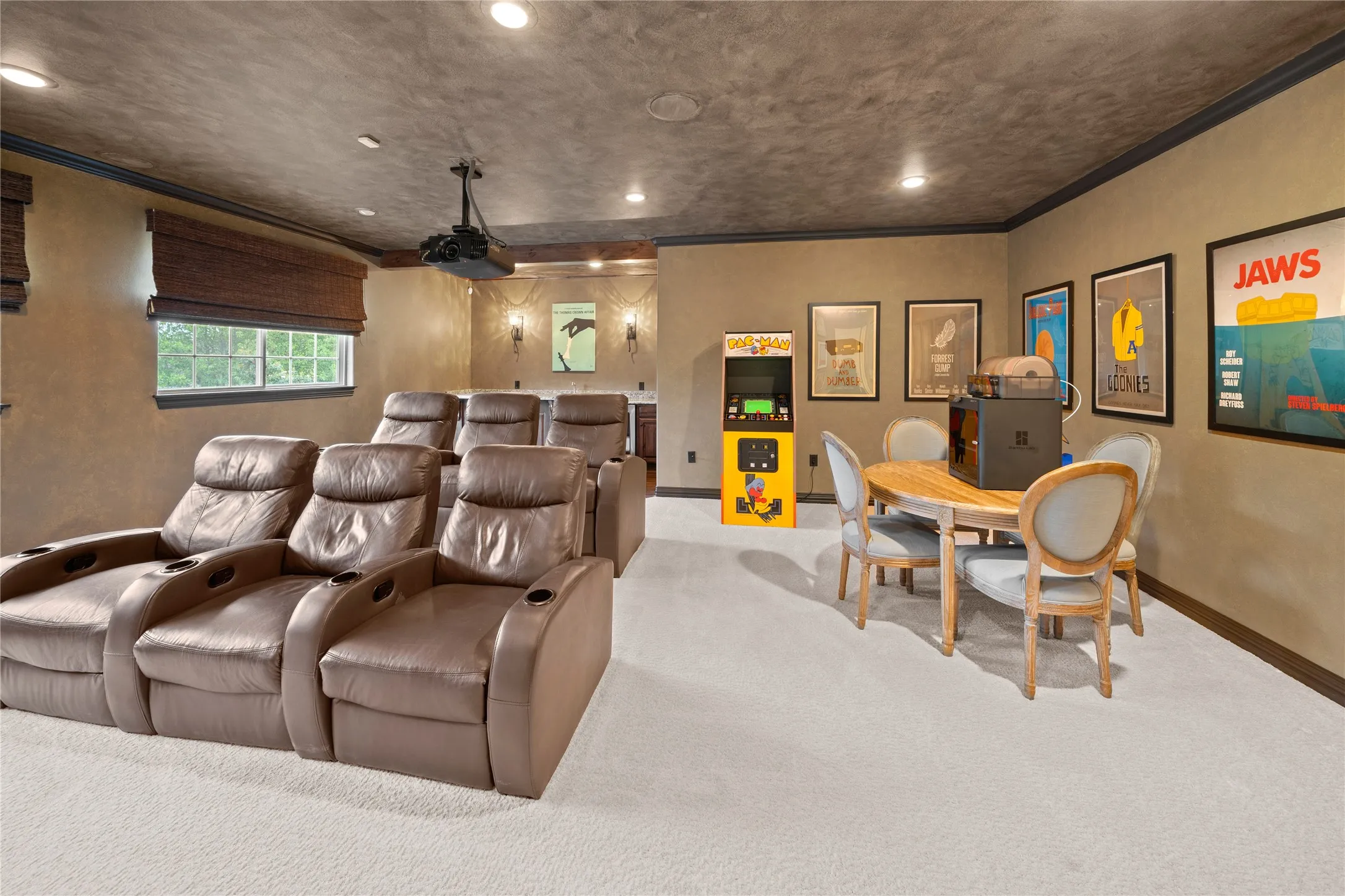 Single Family Residence For Sale in Smith County , 6987 Canal, Tyler, Texas 75703, 4 Bedroom, 4 Bathroom, 3 Garage spaces, 4,932 Sqft, built in 2008, mls#21365179, Real Estate Agent in Tyler, Homes For Sale in Smith county, Homes For Sale in Tyler, Realtor in Tyler Texas, Real Estate Brokerage Independent Realty Texas, Luminita Cordes Realtor