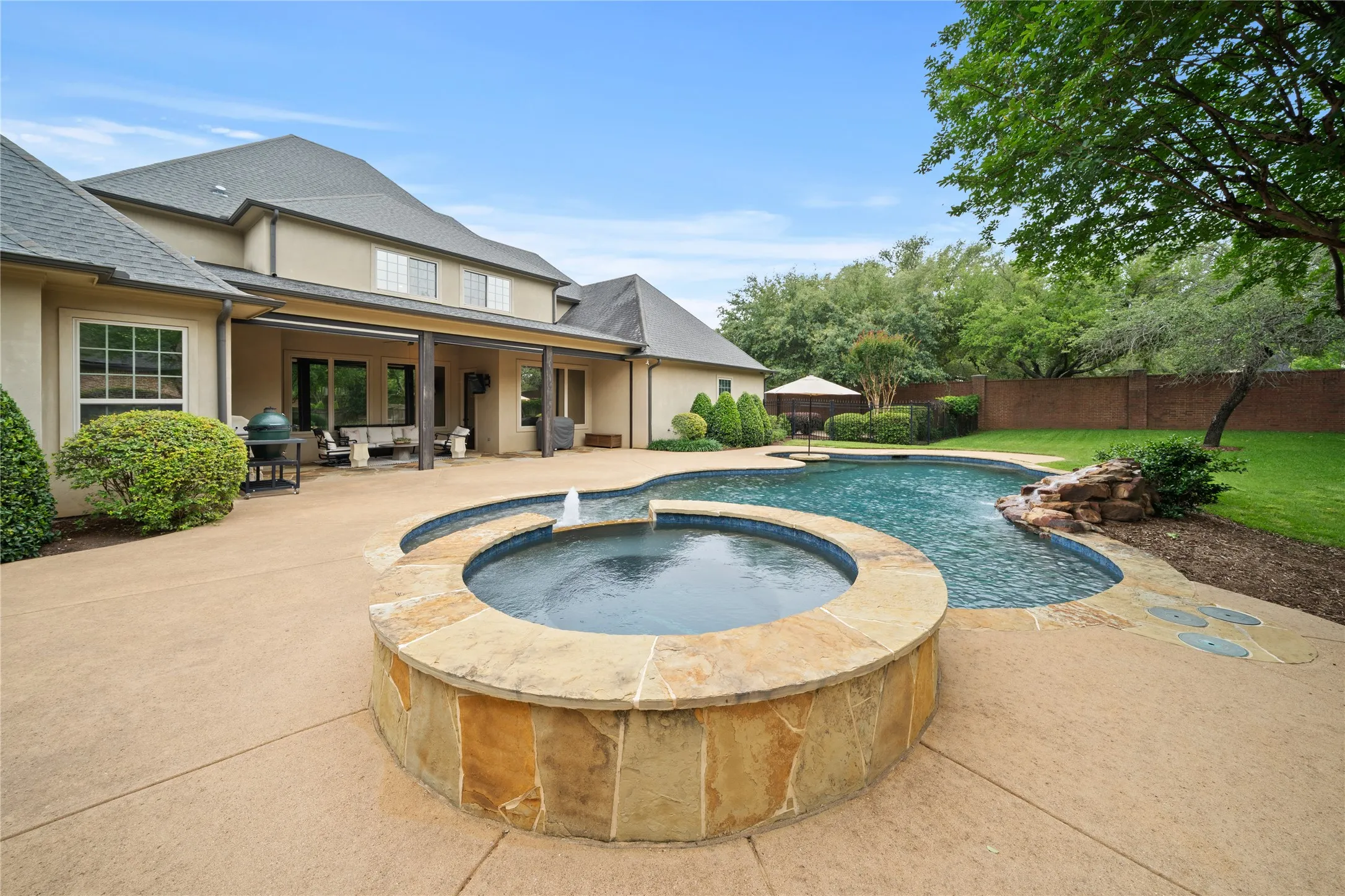Single Family Residence For Sale in Smith County , 6987 Canal, Tyler, Texas 75703, 4 Bedroom, 4 Bathroom, 3 Garage spaces, 4,932 Sqft, built in 2008, mls#21365179, Real Estate Agent in Tyler, Homes For Sale in Smith county, Homes For Sale in Tyler, Realtor in Tyler Texas, Real Estate Brokerage Independent Realty Texas, Luminita Cordes Realtor
