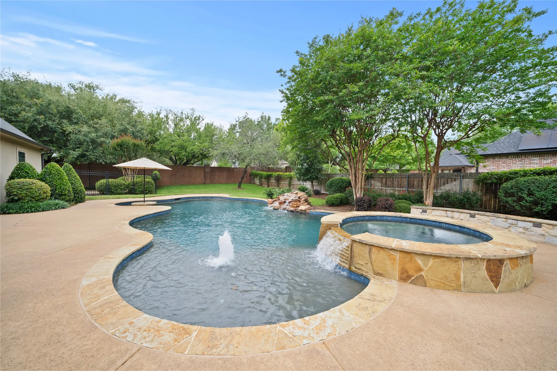 Single Family Residence For Sale in Smith County , 6987 Canal, Tyler, Texas 75703, 4 Bedroom, 4 Bathroom, 3 Garage spaces, 4,932 Sqft, built in 2008, mls#21365179, Real Estate Agent in Tyler, Homes For Sale in Smith county, Homes For Sale in Tyler, Realtor in Tyler Texas, Real Estate Brokerage Independent Realty Texas, Luminita Cordes Realtor