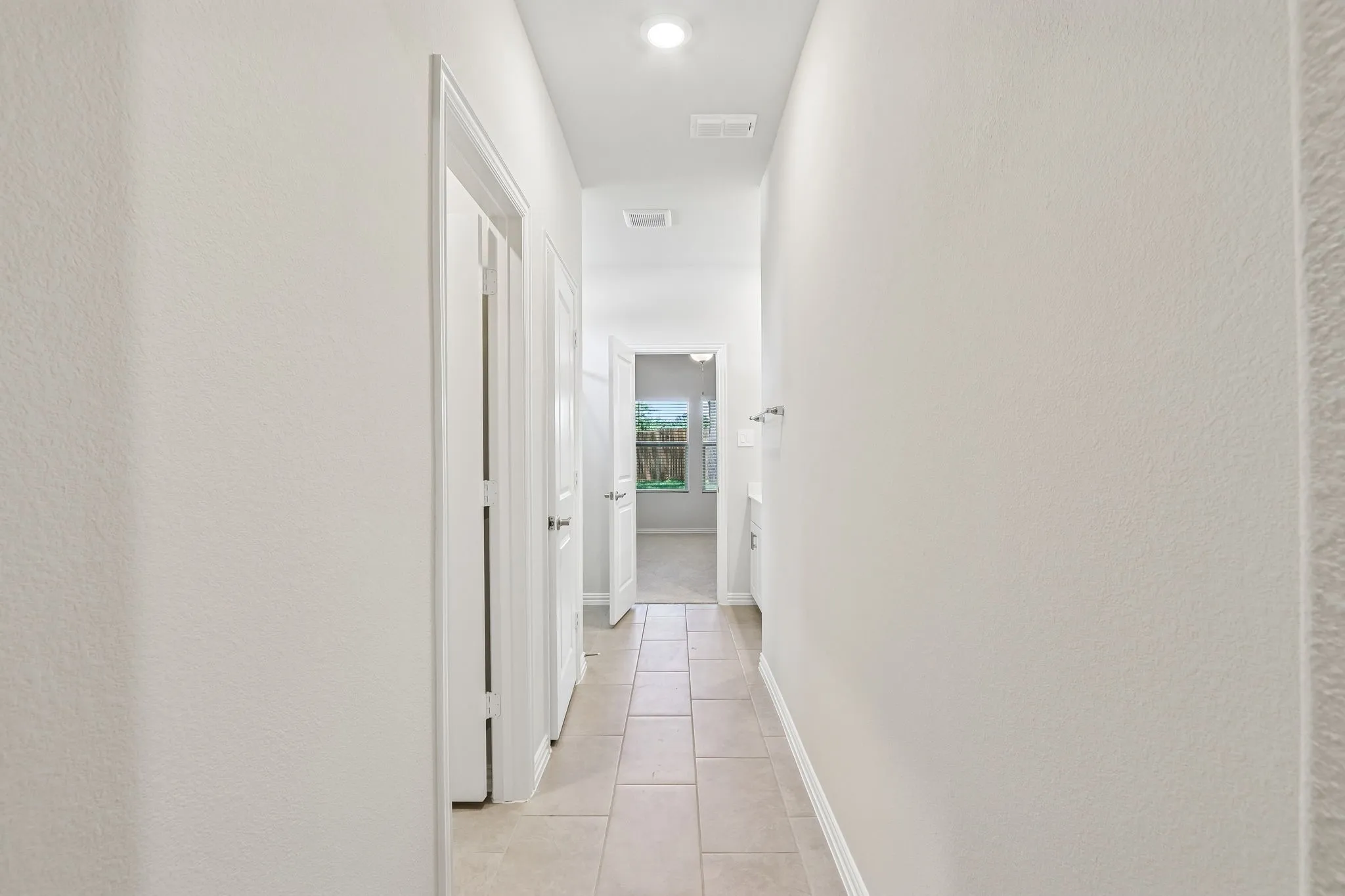 Photo is not of the actual home, but is an inspirational photo of builder’s model home and may depict options, furnishings, and/or decorator features that are not included.