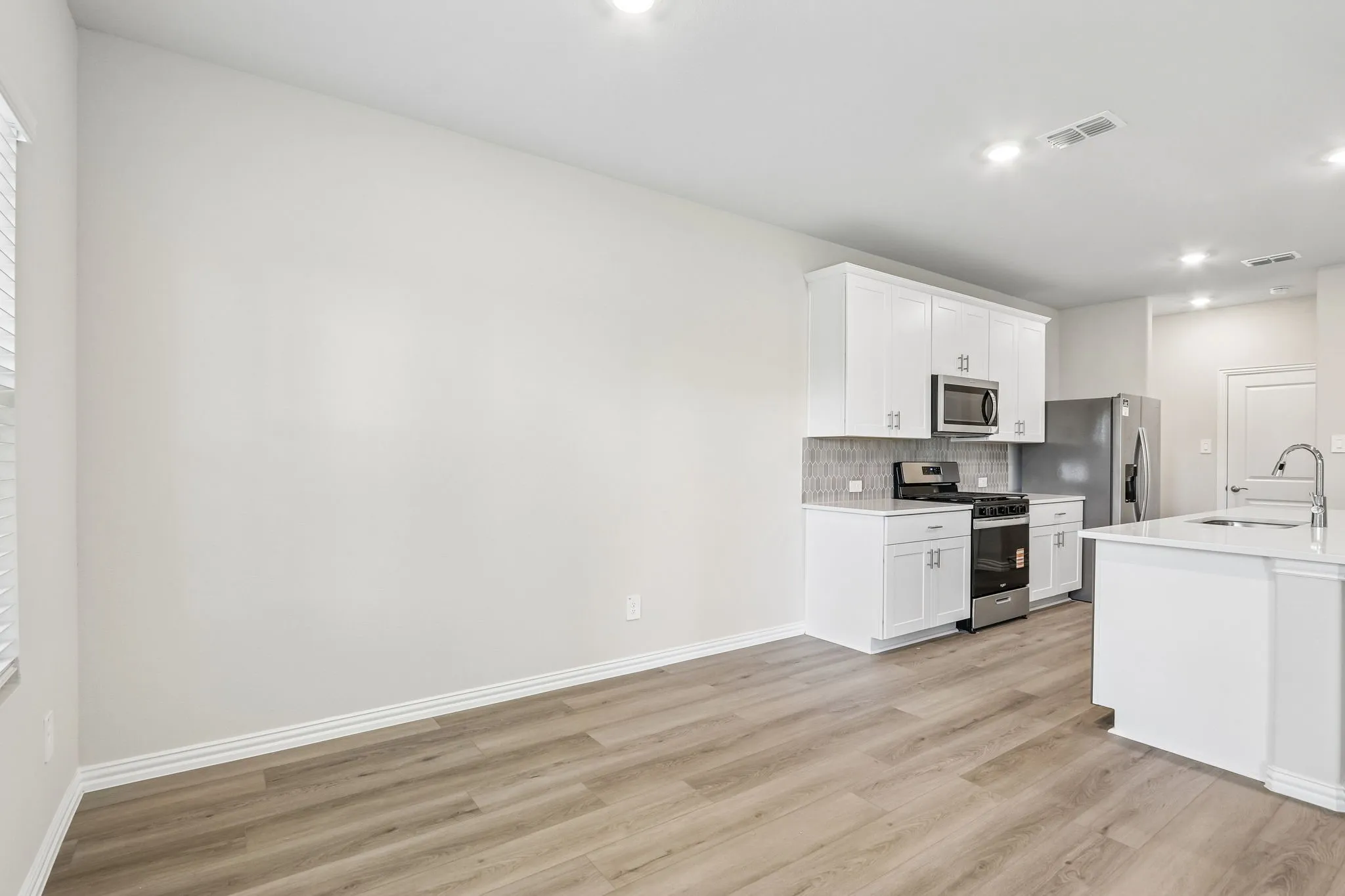 Photo is not of the actual home, but is an inspirational photo of builder’s model home and may depict options, furnishings, and/or decorator features that are not included.