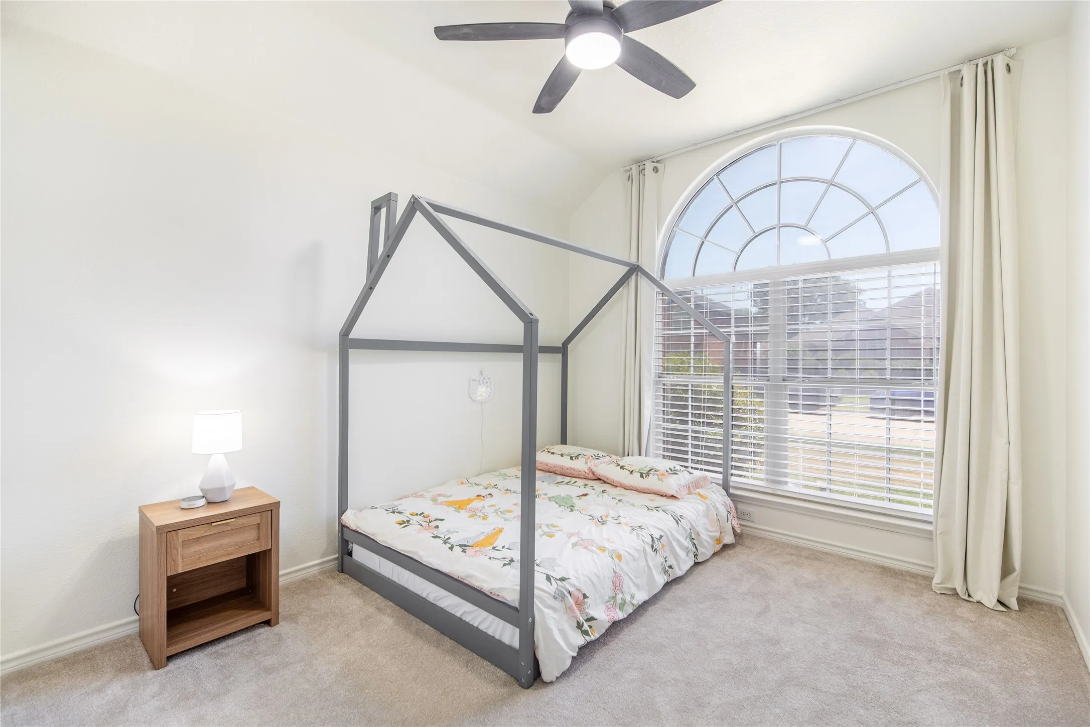 Single Family Residence For Sale in Collin County , 1330 Marwood Drive, Allen, Texas 75013, 4 Bedroom, 2 Bathroom, 2 Garage spaces, 2,232 Sqft, built in 2001, mls#21358913, Real Estate Agent in Allen, Homes For Sale in Collin county, Homes For Sale in Allen, Realtor in Allen Texas, Real Estate Brokerage Independent Realty Texas, Luminita Cordes Realtor