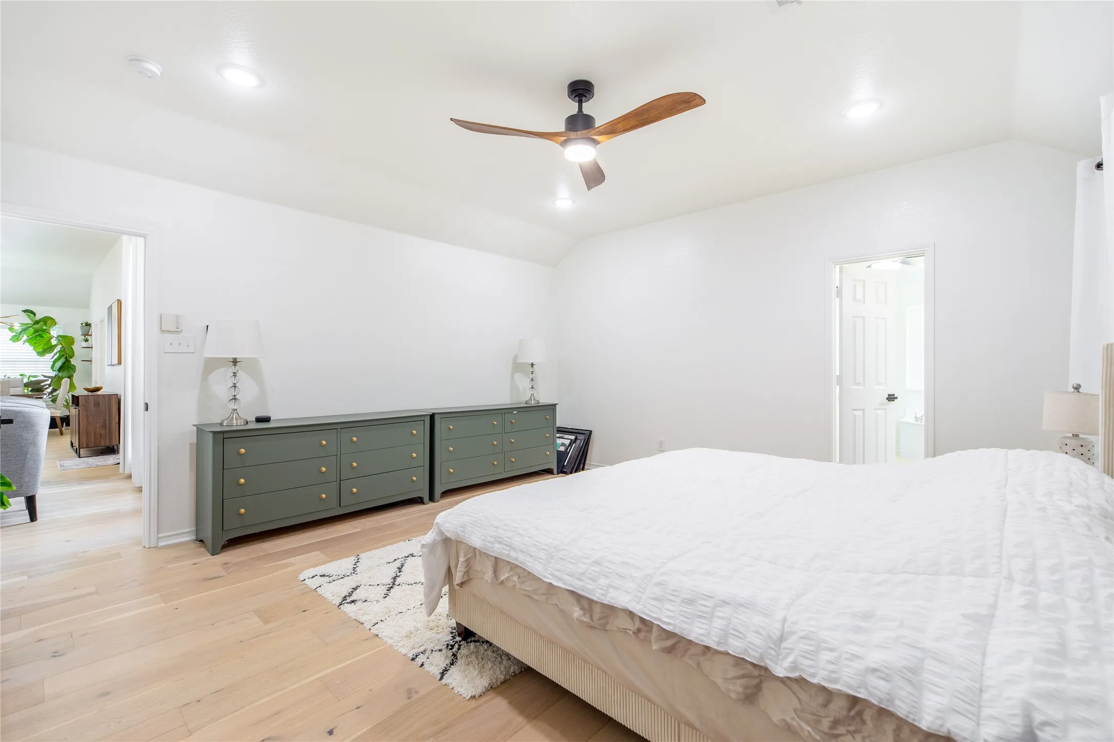 Single Family Residence For Sale in Collin County , 1330 Marwood Drive, Allen, Texas 75013, 4 Bedroom, 2 Bathroom, 2 Garage spaces, 2,232 Sqft, built in 2001, mls#21358913, Real Estate Agent in Allen, Homes For Sale in Collin county, Homes For Sale in Allen, Realtor in Allen Texas, Real Estate Brokerage Independent Realty Texas, Luminita Cordes Realtor