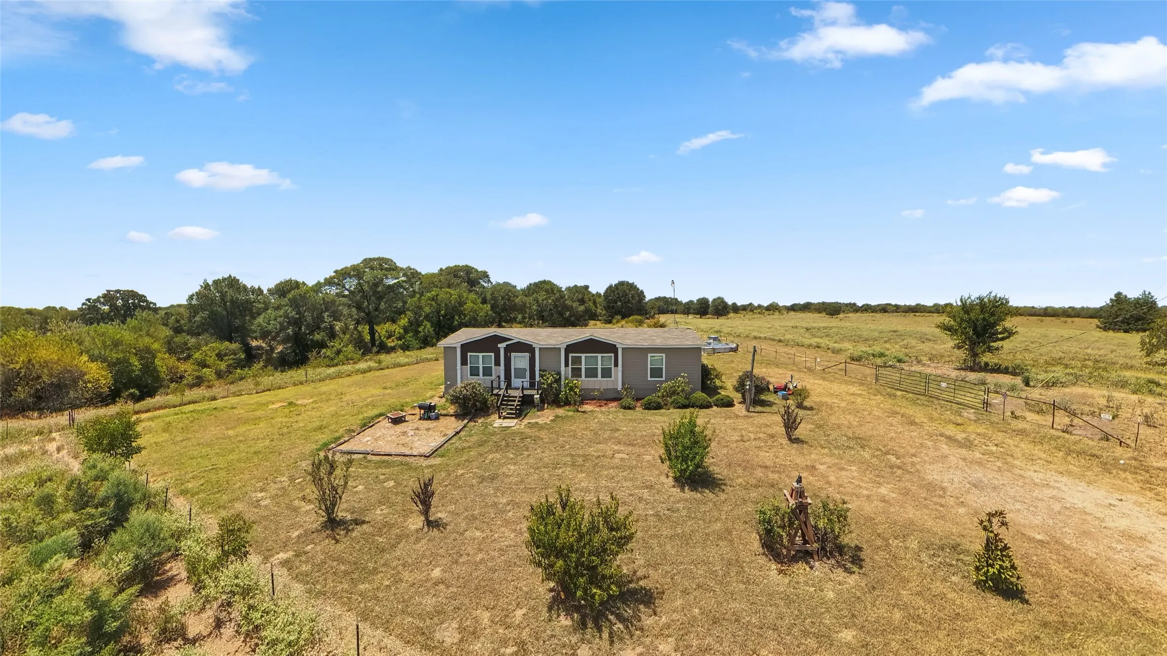 Manufactured Home For Sale in Navarro County , 1155 NW County Road 3150, Dawson, Texas 76639, 3 Bedroom, 2 Bathroom, Garage spaces, 1,456 Sqft, built in 2023, mls#21365516, Real Estate Agent in Dawson, Homes For Sale in Navarro county, Homes For Sale in Dawson, Realtor in Dawson Texas, Real Estate Brokerage Independent Realty Texas, Luminita Cordes Realtor