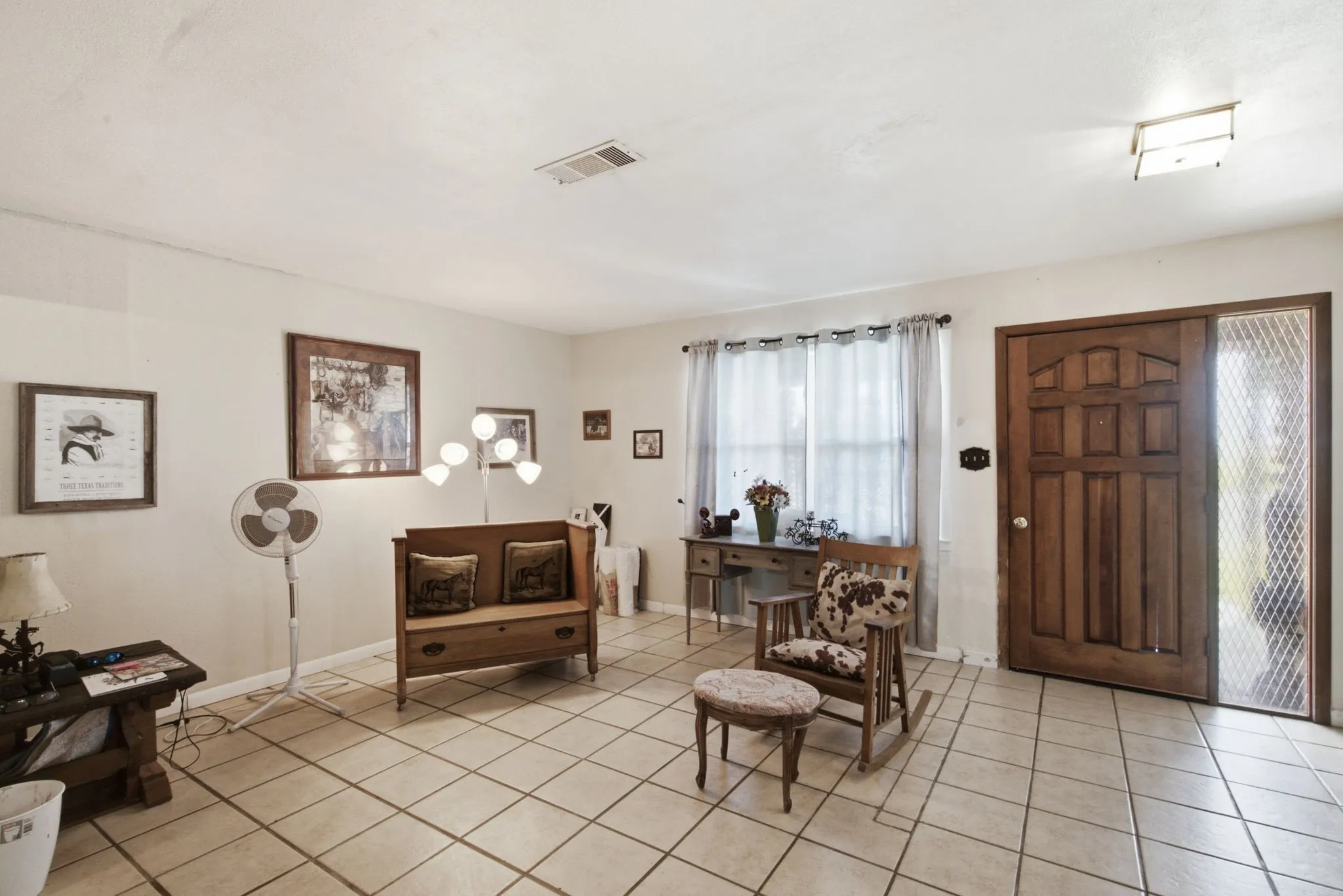 Single Family Residence For Sale in Mills County , 1399 State Highway 16 N, Priddy, Texas 76442, 3 Bedroom, 2 Bathroom, Garage spaces, 2,210 Sqft, built in 1982, mls#21364106, Real Estate Agent in Priddy, Homes For Sale in Mills county, Homes For Sale in Priddy, Realtor in Priddy Texas, Real Estate Brokerage Independent Realty Texas, Luminita Cordes Realtor