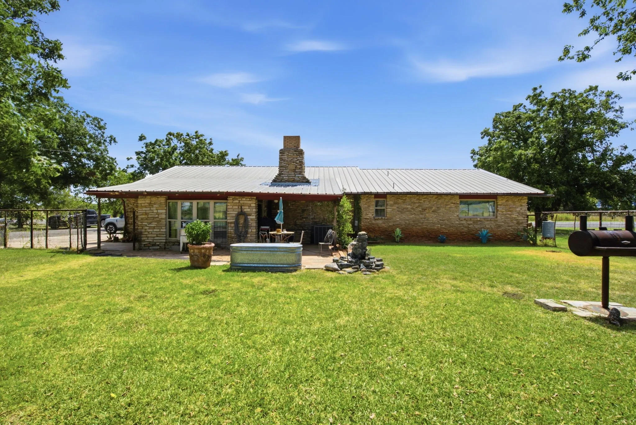 Single Family Residence For Sale in Mills County , 1399 State Highway 16 N, Priddy, Texas 76442, 3 Bedroom, 2 Bathroom, Garage spaces, 2,210 Sqft, built in 1982, mls#21364106, Real Estate Agent in Priddy, Homes For Sale in Mills county, Homes For Sale in Priddy, Realtor in Priddy Texas, Real Estate Brokerage Independent Realty Texas, Luminita Cordes Realtor