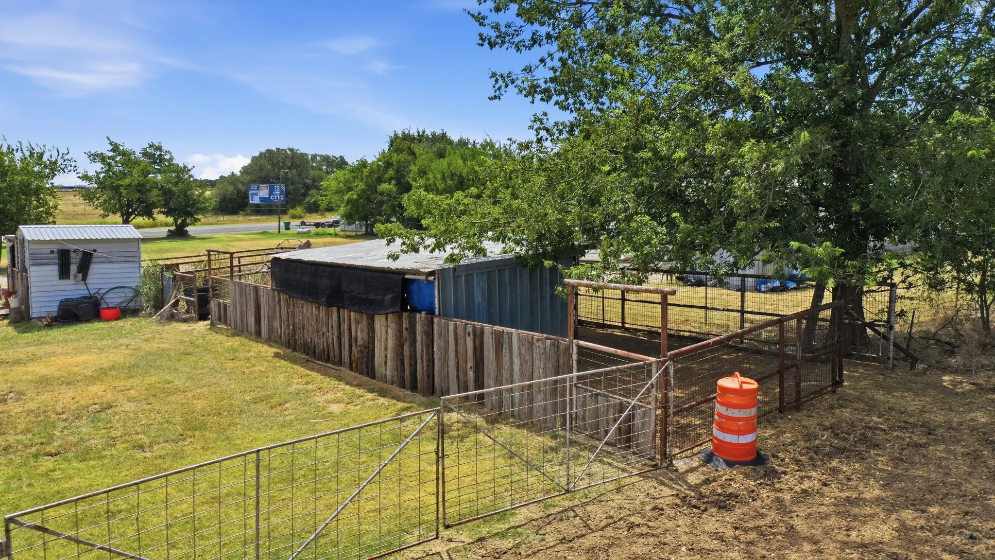 Single Family Residence For Sale in Mills County , 1399 State Highway 16 N, Priddy, Texas 76442, 3 Bedroom, 2 Bathroom, Garage spaces, 2,210 Sqft, built in 1982, mls#21364106, Real Estate Agent in Priddy, Homes For Sale in Mills county, Homes For Sale in Priddy, Realtor in Priddy Texas, Real Estate Brokerage Independent Realty Texas, Luminita Cordes Realtor