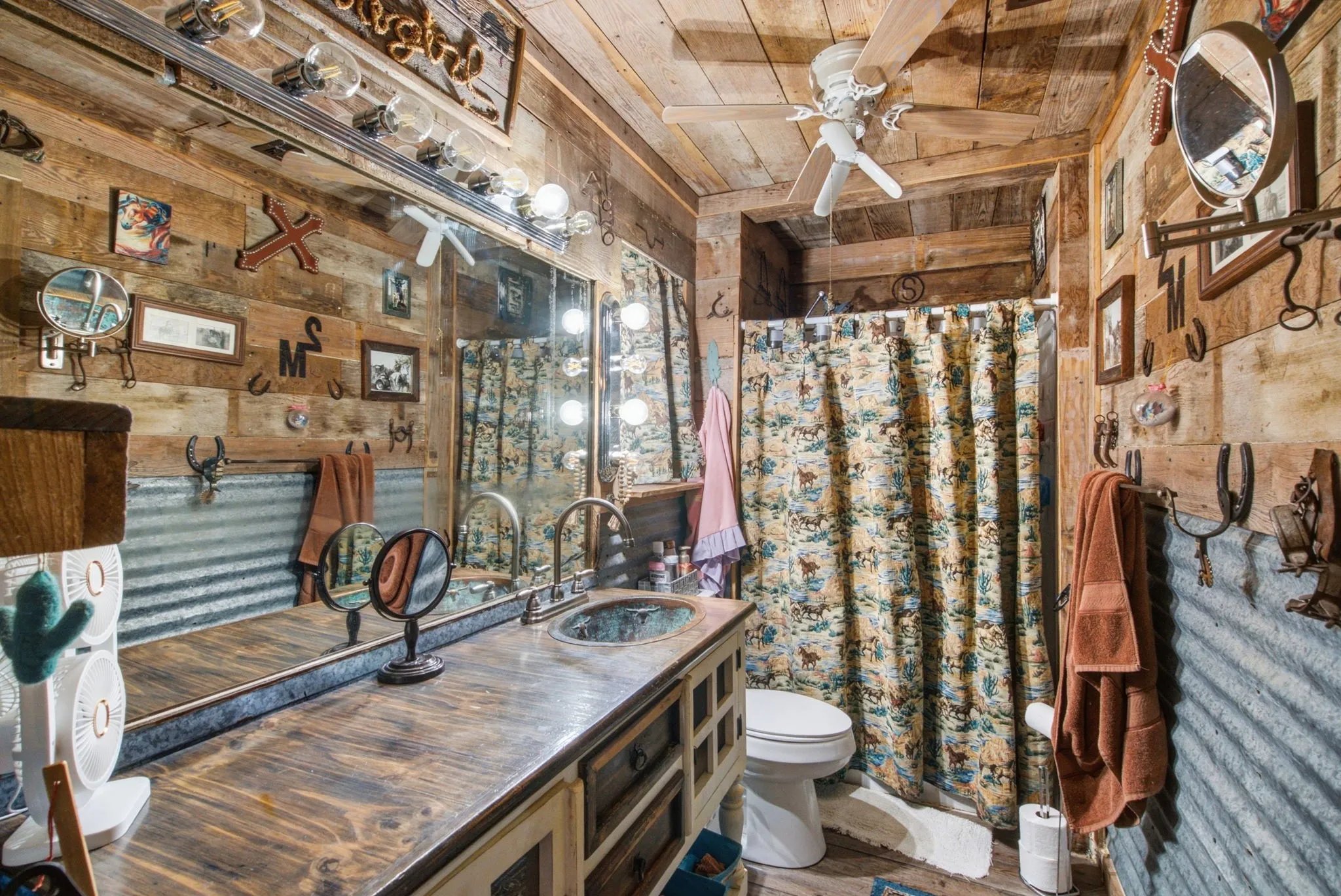 Single Family Residence For Sale in Mills County , 1399 State Highway 16 N, Priddy, Texas 76442, 3 Bedroom, 2 Bathroom, Garage spaces, 2,210 Sqft, built in 1982, mls#21364106, Real Estate Agent in Priddy, Homes For Sale in Mills county, Homes For Sale in Priddy, Realtor in Priddy Texas, Real Estate Brokerage Independent Realty Texas, Luminita Cordes Realtor