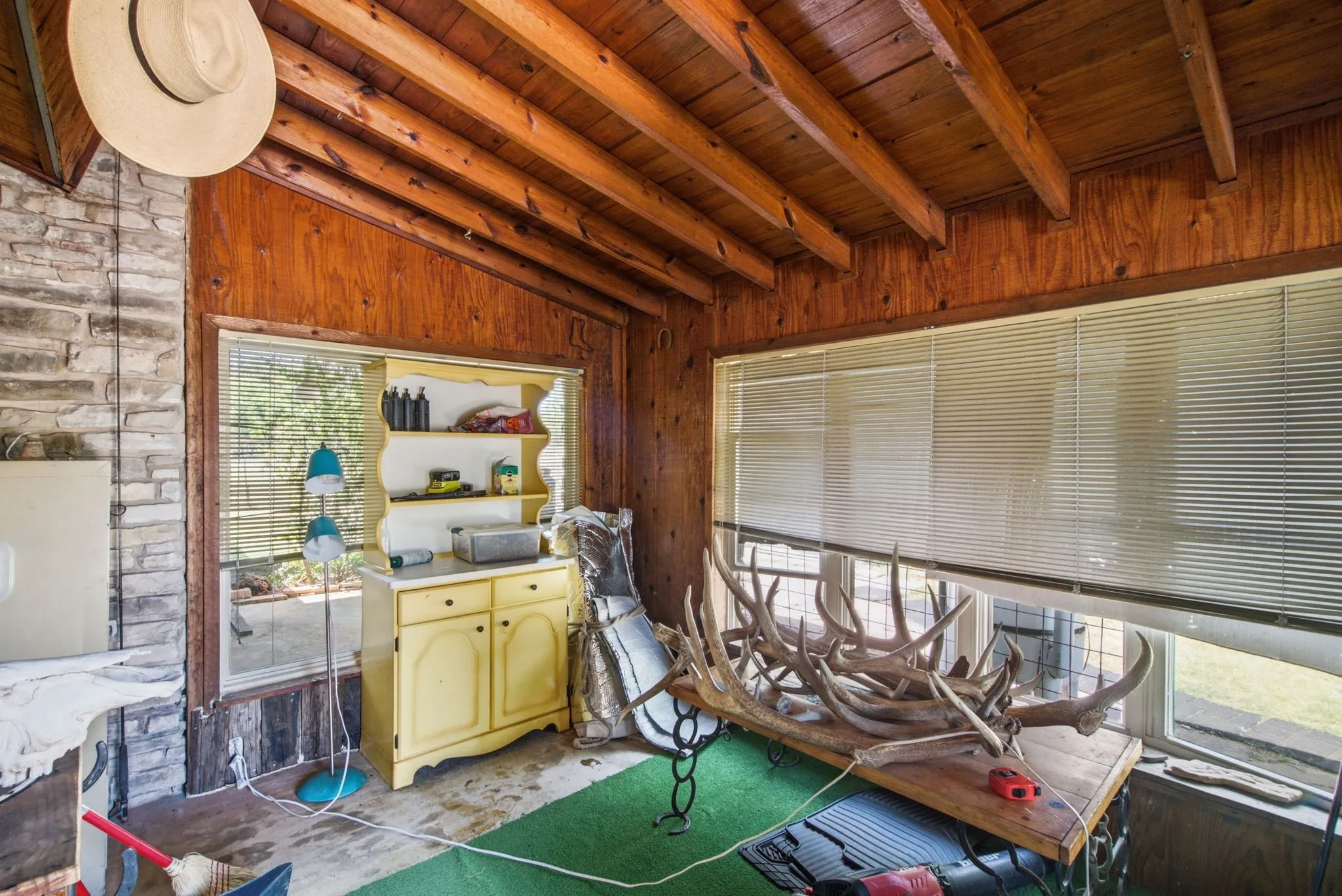 Single Family Residence For Sale in Mills County , 1399 State Highway 16 N, Priddy, Texas 76442, 3 Bedroom, 2 Bathroom, Garage spaces, 2,210 Sqft, built in 1982, mls#21364106, Real Estate Agent in Priddy, Homes For Sale in Mills county, Homes For Sale in Priddy, Realtor in Priddy Texas, Real Estate Brokerage Independent Realty Texas, Luminita Cordes Realtor