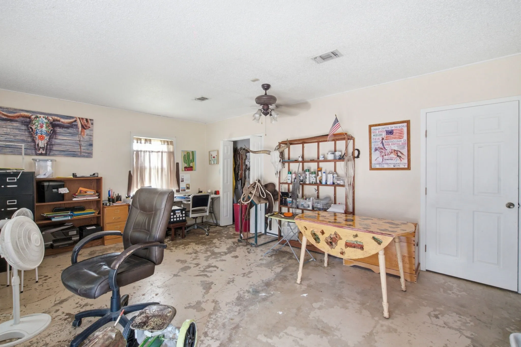 Single Family Residence For Sale in Mills County , 1399 State Highway 16 N, Priddy, Texas 76442, 3 Bedroom, 2 Bathroom, Garage spaces, 2,210 Sqft, built in 1982, mls#21364106, Real Estate Agent in Priddy, Homes For Sale in Mills county, Homes For Sale in Priddy, Realtor in Priddy Texas, Real Estate Brokerage Independent Realty Texas, Luminita Cordes Realtor
