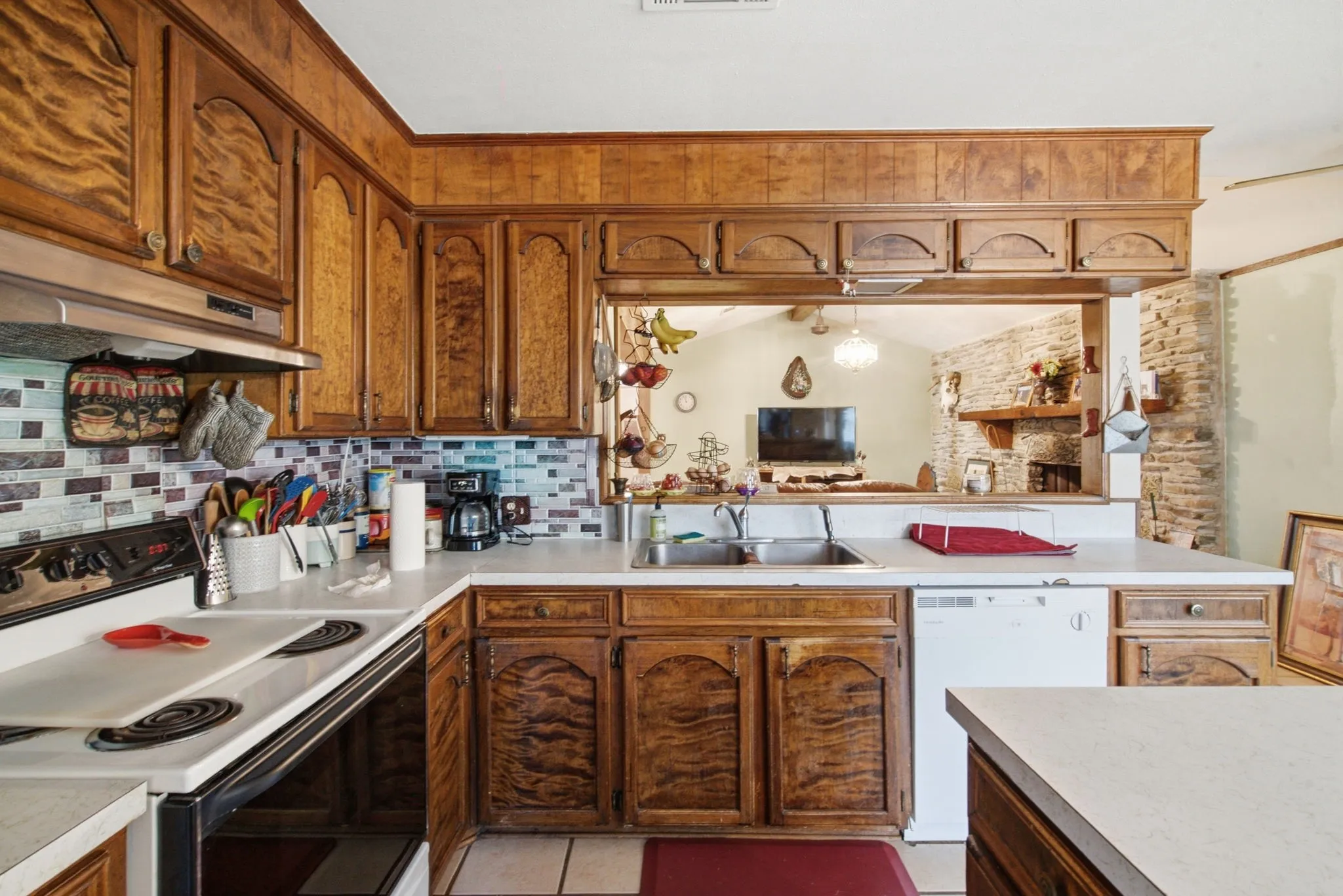 Single Family Residence For Sale in Mills County , 1399 State Highway 16 N, Priddy, Texas 76442, 3 Bedroom, 2 Bathroom, Garage spaces, 2,210 Sqft, built in 1982, mls#21364106, Real Estate Agent in Priddy, Homes For Sale in Mills county, Homes For Sale in Priddy, Realtor in Priddy Texas, Real Estate Brokerage Independent Realty Texas, Luminita Cordes Realtor
