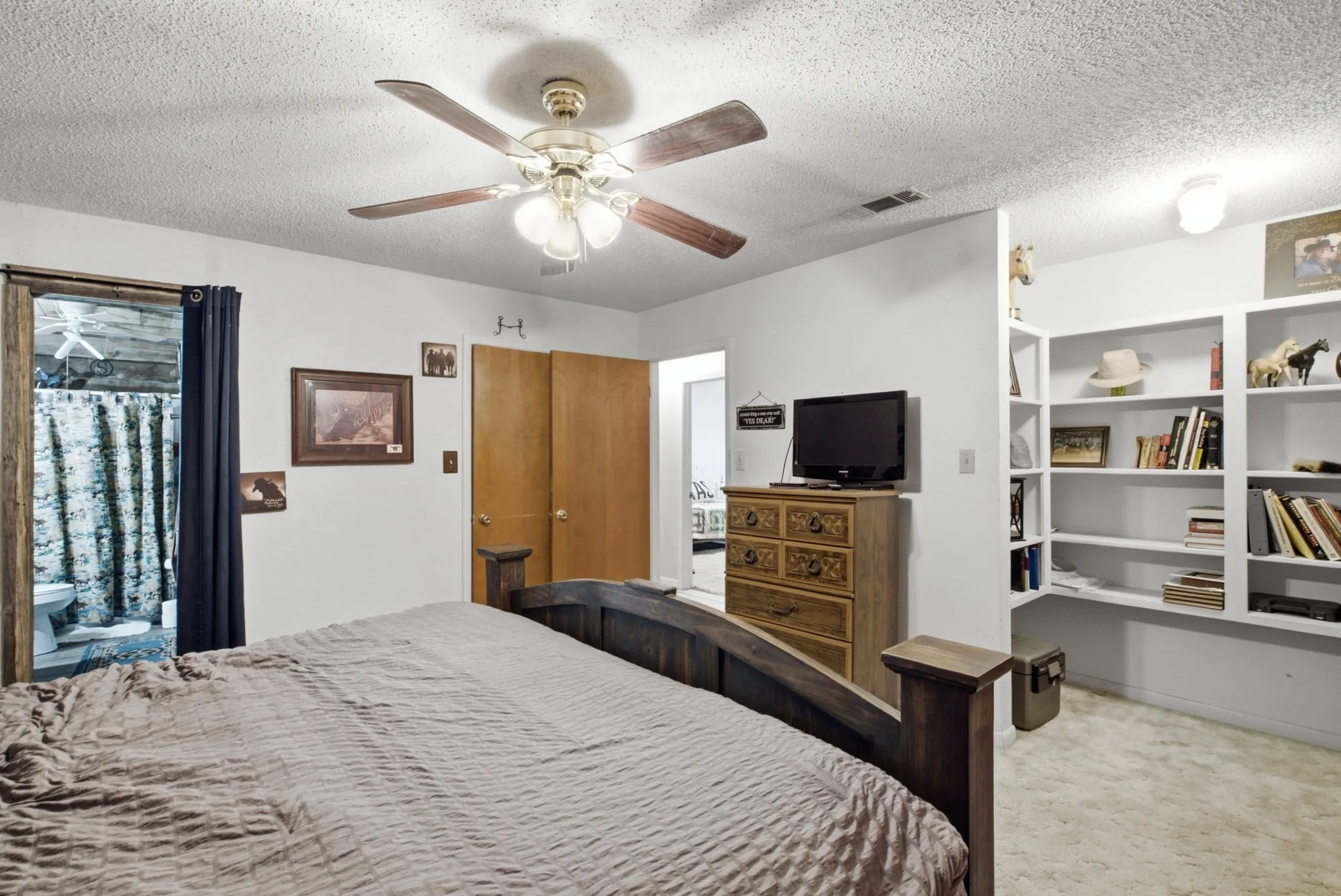 Single Family Residence For Sale in Mills County , 1399 State Highway 16 N, Priddy, Texas 76442, 3 Bedroom, 2 Bathroom, Garage spaces, 2,210 Sqft, built in 1982, mls#21364106, Real Estate Agent in Priddy, Homes For Sale in Mills county, Homes For Sale in Priddy, Realtor in Priddy Texas, Real Estate Brokerage Independent Realty Texas, Luminita Cordes Realtor