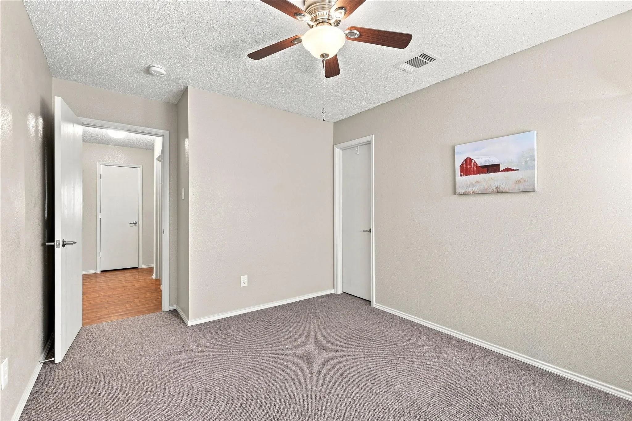Single Family Residence For Sale in Kaufman County , 2036 Moonlight Trail, Heartland, Texas 75126, 3 Bedroom, 2 Bathroom, 2 Garage spaces, 1,520 Sqft, built in 2006, mls#21363451, Real Estate Agent in Heartland, Homes For Sale in Kaufman county, Homes For Sale in Heartland, Realtor in Heartland Texas, Real Estate Brokerage Independent Realty Texas, Luminita Cordes Realtor