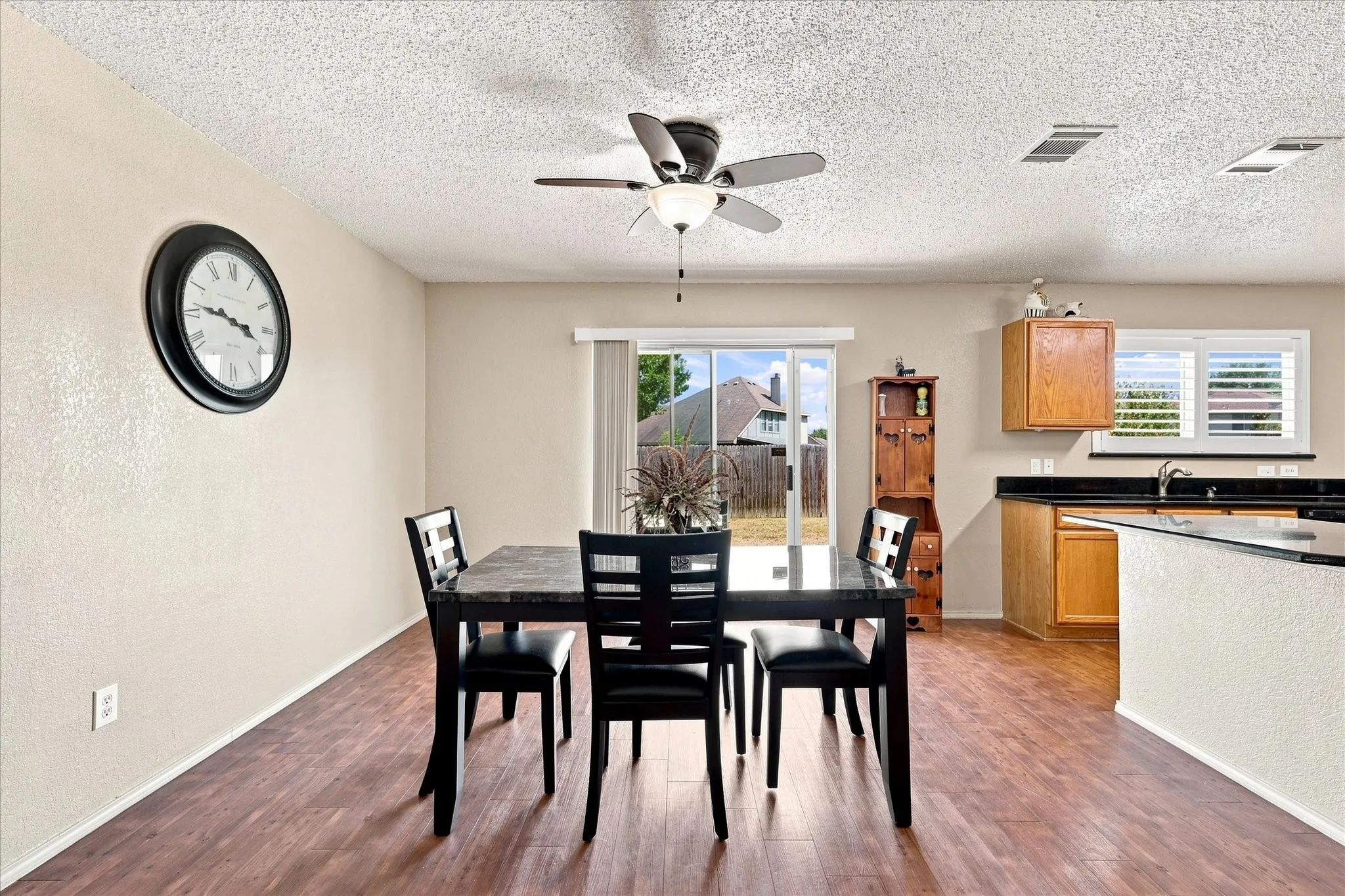 Single Family Residence For Sale in Kaufman County , 2036 Moonlight Trail, Heartland, Texas 75126, 3 Bedroom, 2 Bathroom, 2 Garage spaces, 1,520 Sqft, built in 2006, mls#21363451, Real Estate Agent in Heartland, Homes For Sale in Kaufman county, Homes For Sale in Heartland, Realtor in Heartland Texas, Real Estate Brokerage Independent Realty Texas, Luminita Cordes Realtor
