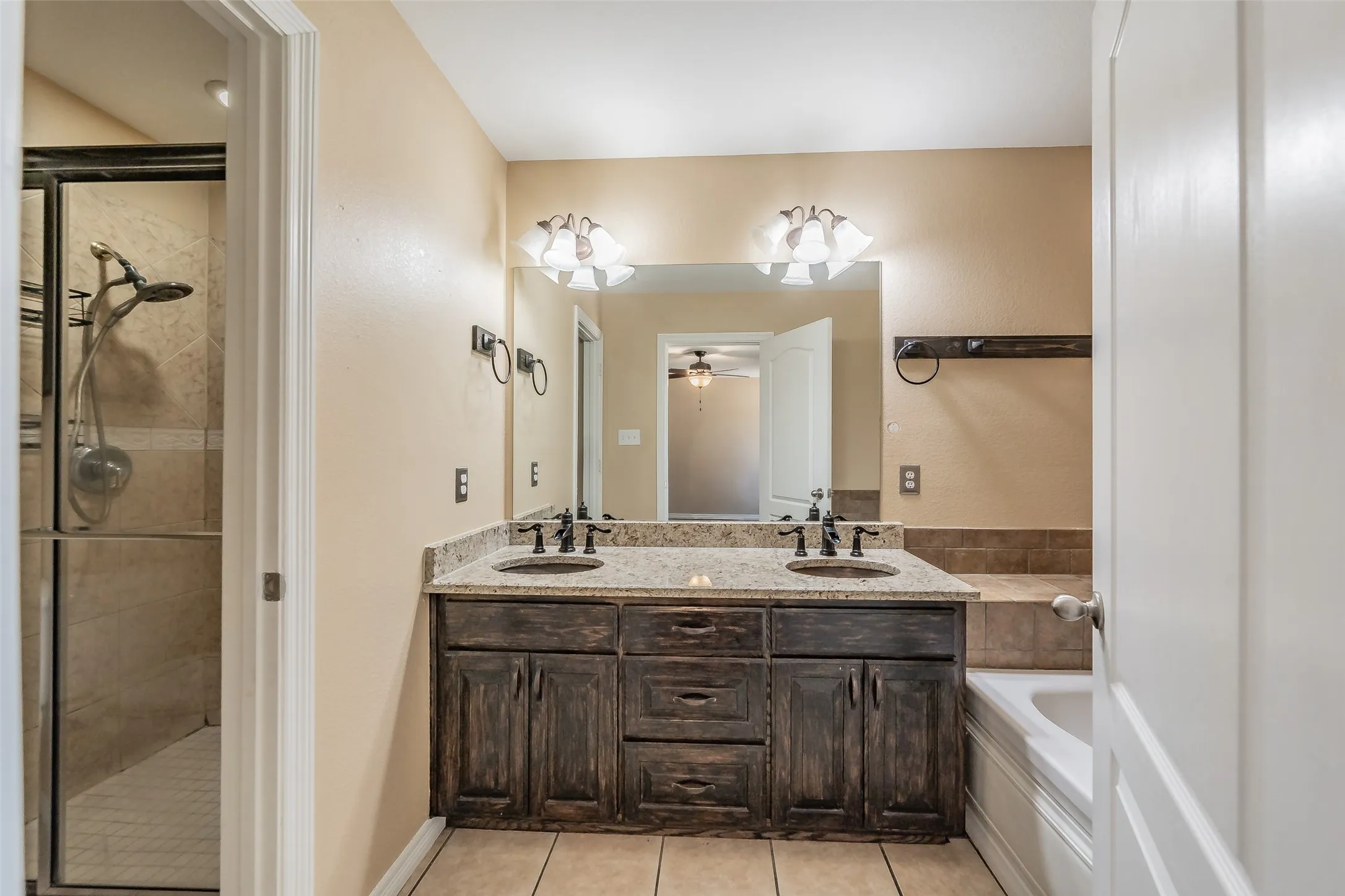 Single Family Residence For Sale in Parker County , 115 Pleasant Oaks Lane, Springtown, Texas 76082, 3 Bedroom, 2 Bathroom, 2 Garage spaces, 1,547 Sqft, built in 2003, mls#21365520, Real Estate Agent in Springtown, Homes For Sale in Parker county, Homes For Sale in Springtown, Realtor in Springtown Texas, Real Estate Brokerage Independent Realty Texas, Luminita Cordes Realtor