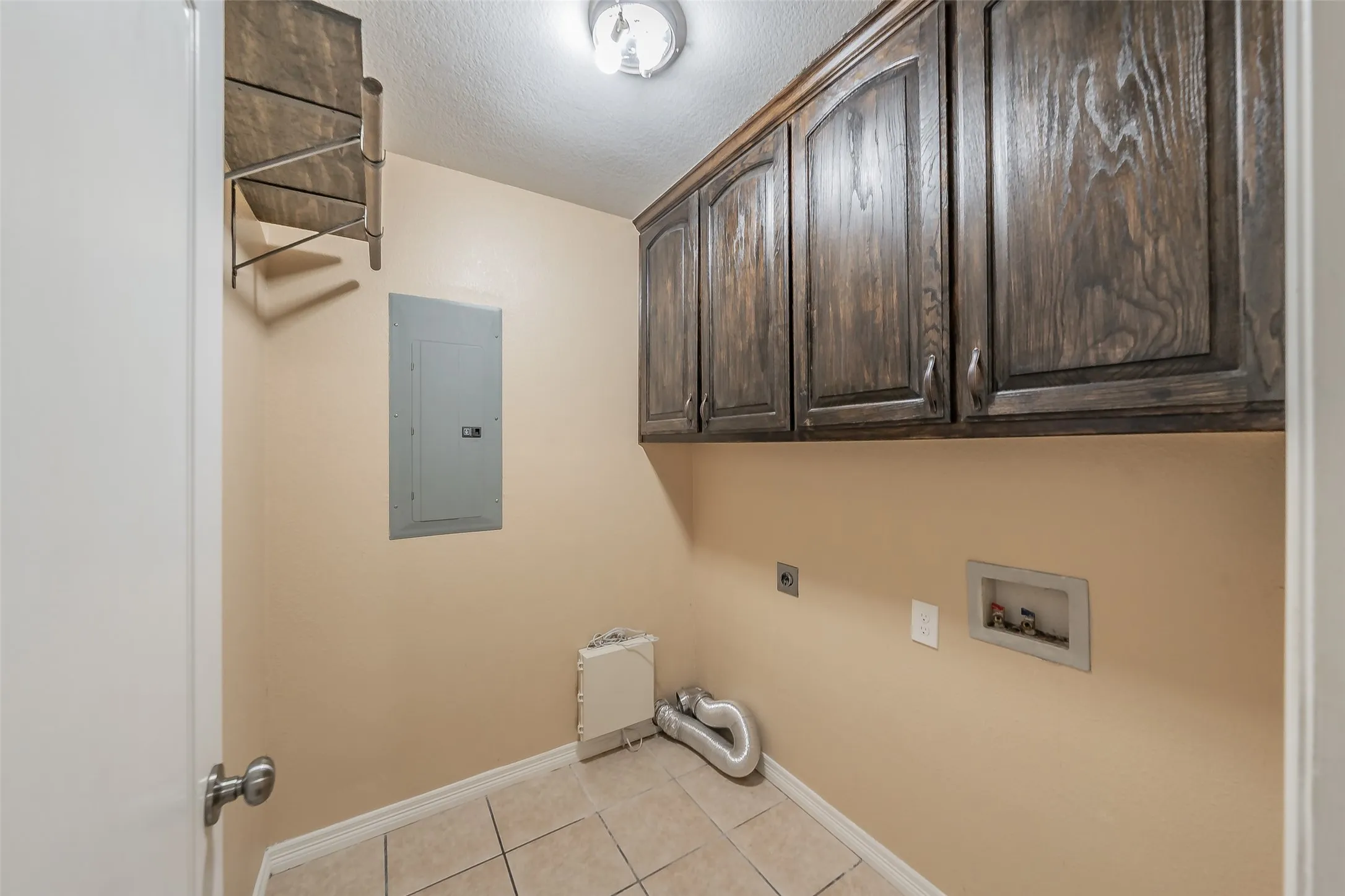 Single Family Residence For Sale in Parker County , 115 Pleasant Oaks Lane, Springtown, Texas 76082, 3 Bedroom, 2 Bathroom, 2 Garage spaces, 1,547 Sqft, built in 2003, mls#21365520, Real Estate Agent in Springtown, Homes For Sale in Parker county, Homes For Sale in Springtown, Realtor in Springtown Texas, Real Estate Brokerage Independent Realty Texas, Luminita Cordes Realtor