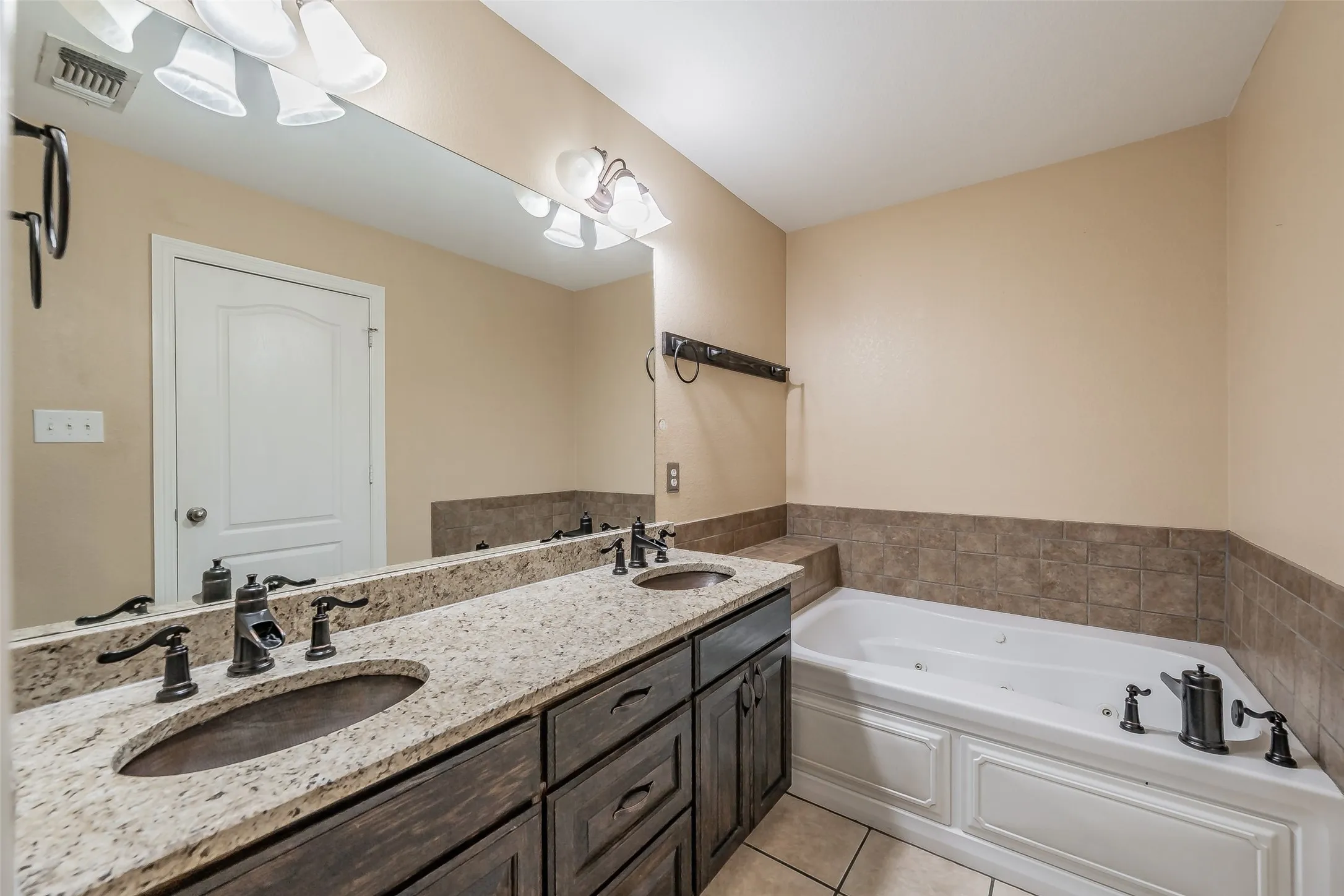 Single Family Residence For Sale in Parker County , 115 Pleasant Oaks Lane, Springtown, Texas 76082, 3 Bedroom, 2 Bathroom, 2 Garage spaces, 1,547 Sqft, built in 2003, mls#21365520, Real Estate Agent in Springtown, Homes For Sale in Parker county, Homes For Sale in Springtown, Realtor in Springtown Texas, Real Estate Brokerage Independent Realty Texas, Luminita Cordes Realtor