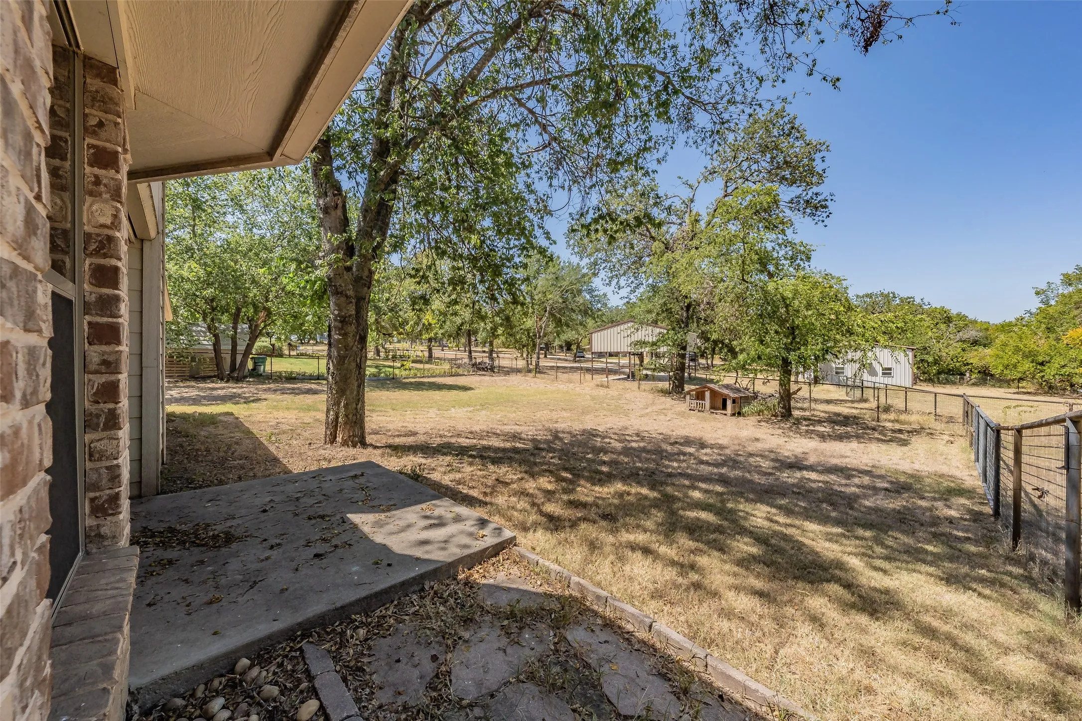 Single Family Residence For Sale in Parker County , 115 Pleasant Oaks Lane, Springtown, Texas 76082, 3 Bedroom, 2 Bathroom, 2 Garage spaces, 1,547 Sqft, built in 2003, mls#21365520, Real Estate Agent in Springtown, Homes For Sale in Parker county, Homes For Sale in Springtown, Realtor in Springtown Texas, Real Estate Brokerage Independent Realty Texas, Luminita Cordes Realtor
