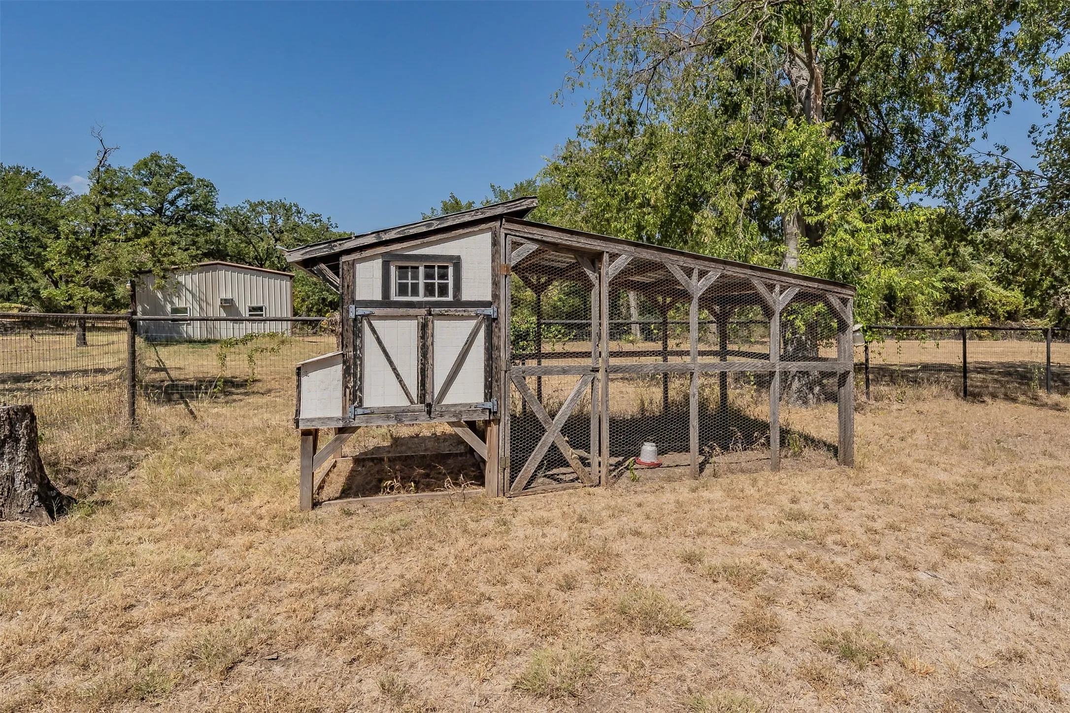 Single Family Residence For Sale in Parker County , 115 Pleasant Oaks Lane, Springtown, Texas 76082, 3 Bedroom, 2 Bathroom, 2 Garage spaces, 1,547 Sqft, built in 2003, mls#21365520, Real Estate Agent in Springtown, Homes For Sale in Parker county, Homes For Sale in Springtown, Realtor in Springtown Texas, Real Estate Brokerage Independent Realty Texas, Luminita Cordes Realtor