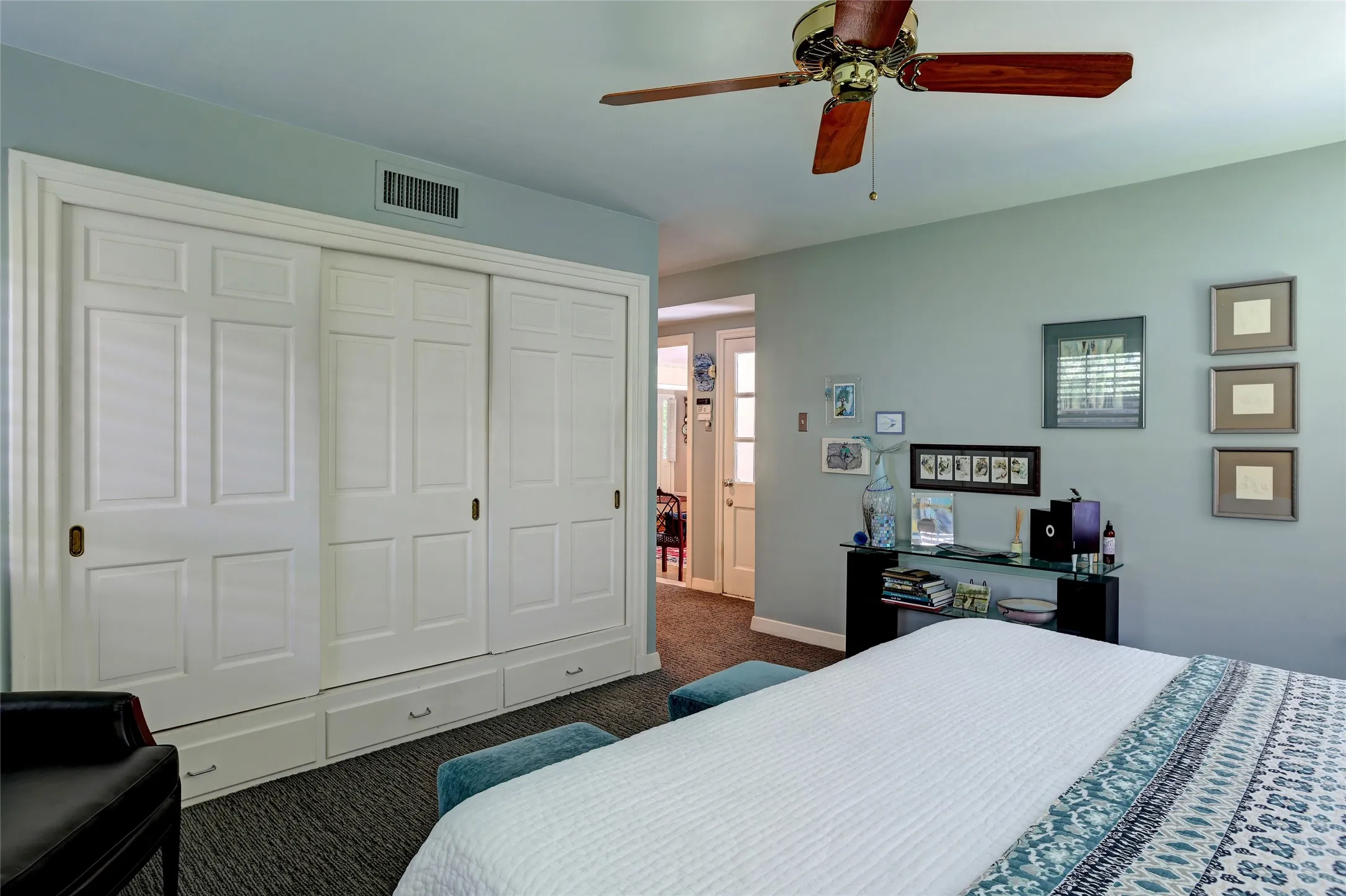 Master Bedroom w Built ins