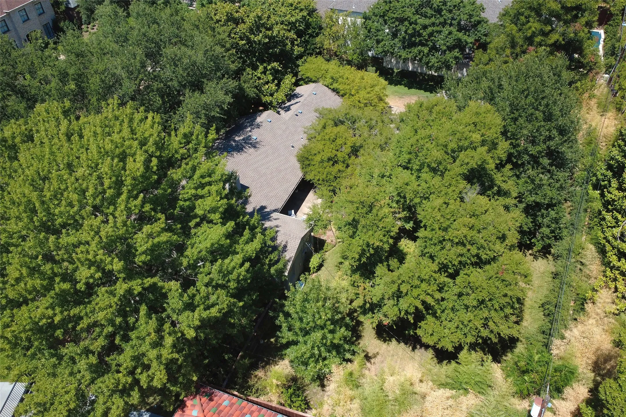 Single Family Residence For Sale in Dallas County , 8910 Guernsey Lane, Dallas, Texas 75220, 3 Bedroom, 3 Bathroom, 2 Garage spaces, 2,666 Sqft, built in 1952, mls#21361065, Real Estate Agent in Dallas, Homes For Sale in Dallas county, Homes For Sale in Dallas, Realtor in Dallas Texas, Real Estate Brokerage Independent Realty Texas, Luminita Cordes Realtor
