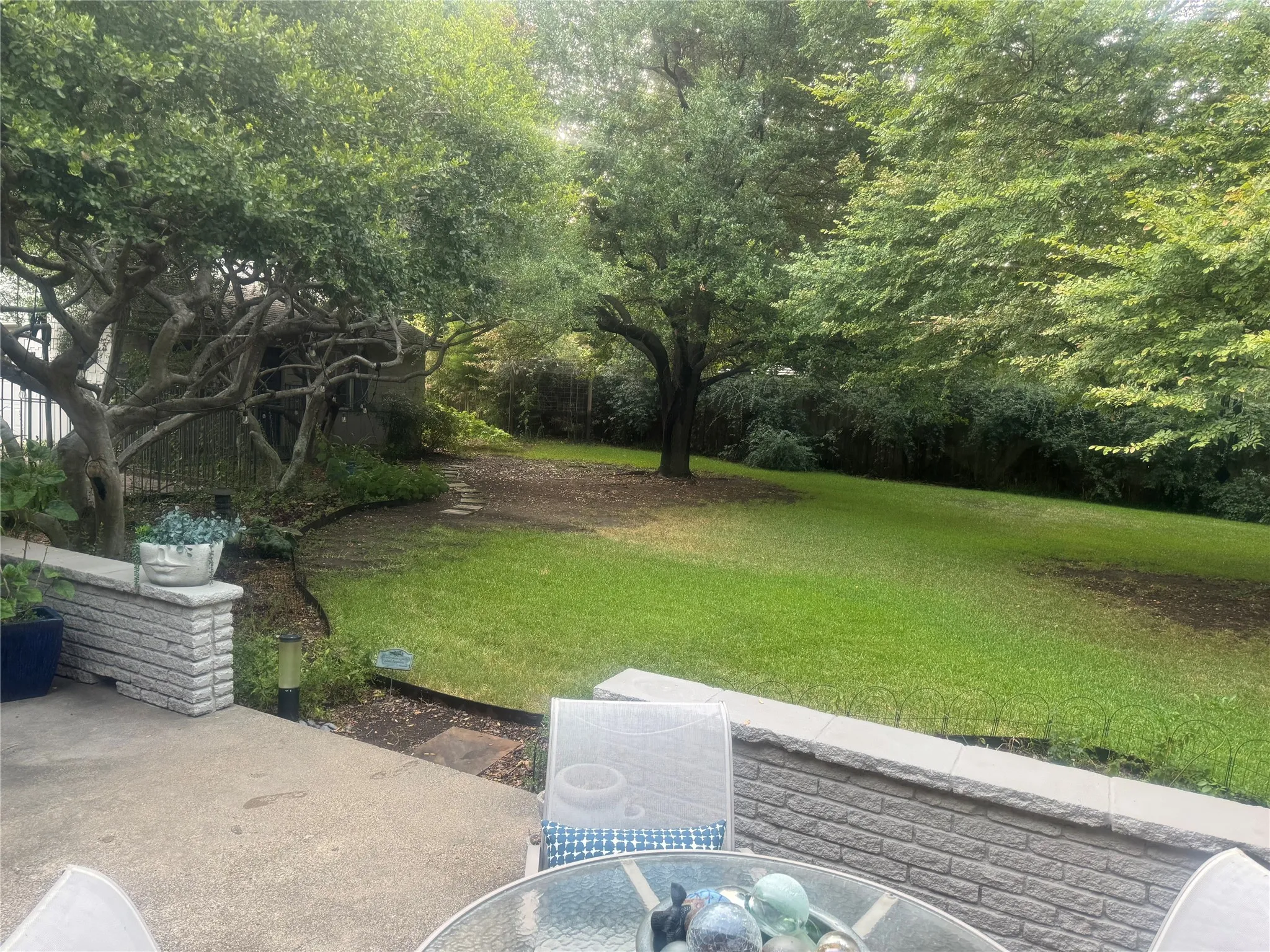 Single Family Residence For Sale in Dallas County , 8910 Guernsey Lane, Dallas, Texas 75220, 3 Bedroom, 3 Bathroom, 2 Garage spaces, 2,666 Sqft, built in 1952, mls#21361065, Real Estate Agent in Dallas, Homes For Sale in Dallas county, Homes For Sale in Dallas, Realtor in Dallas Texas, Real Estate Brokerage Independent Realty Texas, Luminita Cordes Realtor