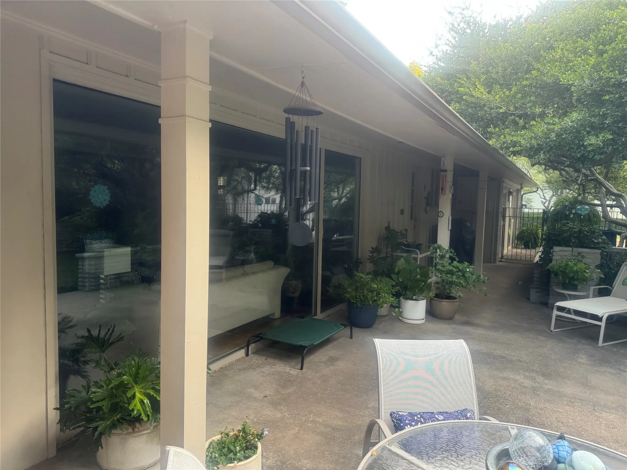 Single Family Residence For Sale in Dallas County , 8910 Guernsey Lane, Dallas, Texas 75220, 3 Bedroom, 3 Bathroom, 2 Garage spaces, 2,666 Sqft, built in 1952, mls#21361065, Real Estate Agent in Dallas, Homes For Sale in Dallas county, Homes For Sale in Dallas, Realtor in Dallas Texas, Real Estate Brokerage Independent Realty Texas, Luminita Cordes Realtor