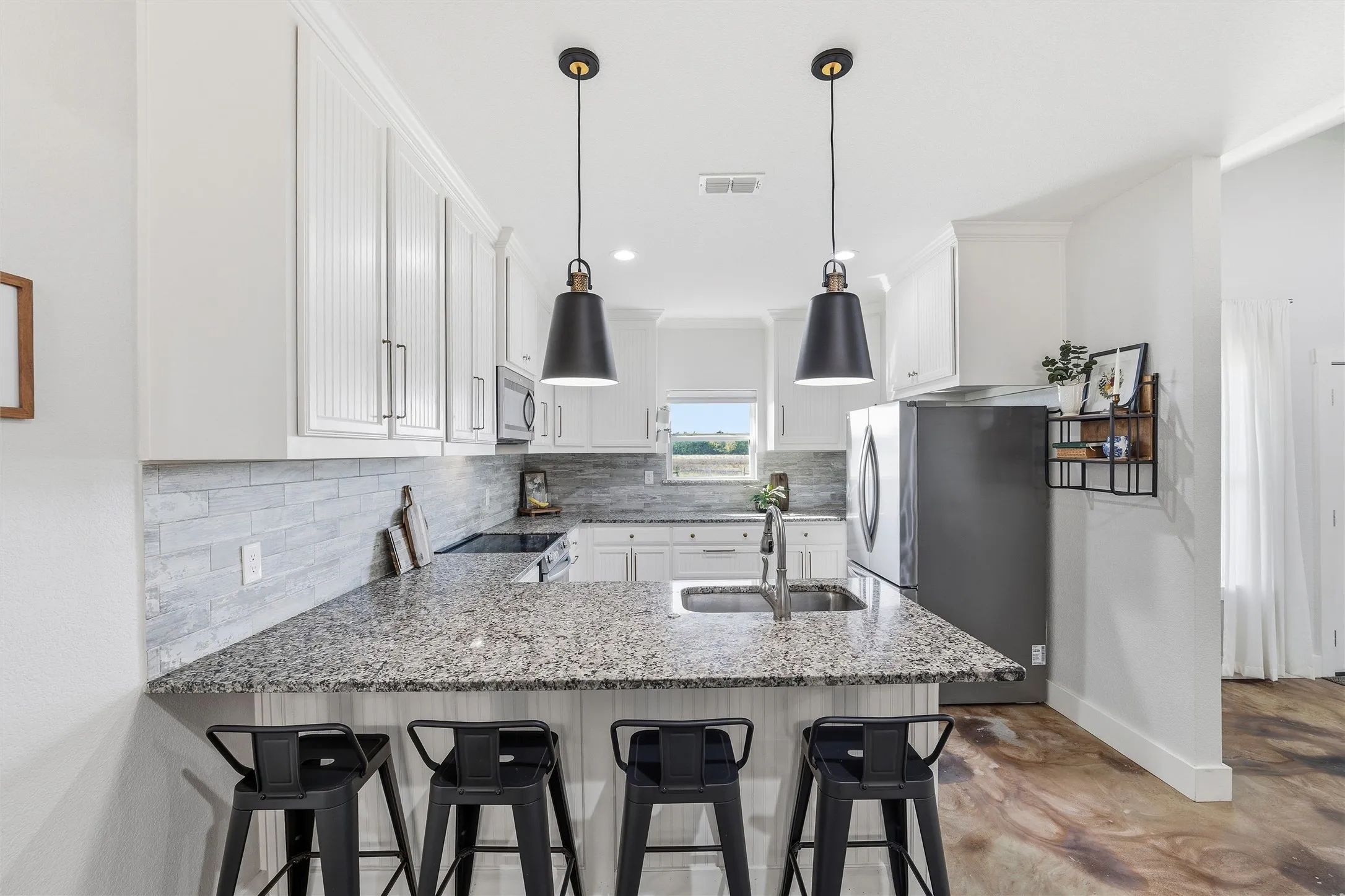 Single Family Residence For Sale in Parker County , 431 Advance Road, Weatherford, Texas 76088, 3 Bedroom, 2 Bathroom, 2 Garage spaces, 2,096 Sqft, built in 2024, Price $665,000, mls#21365442, Real Estate Agent in Weatherford, Homes For Sale in Parker county, Homes For Sale in Weatherford, Realtor in Weatherford Texas, Real Estate Brokerage Independent Realty Texas, Luminita Cordes Realtor