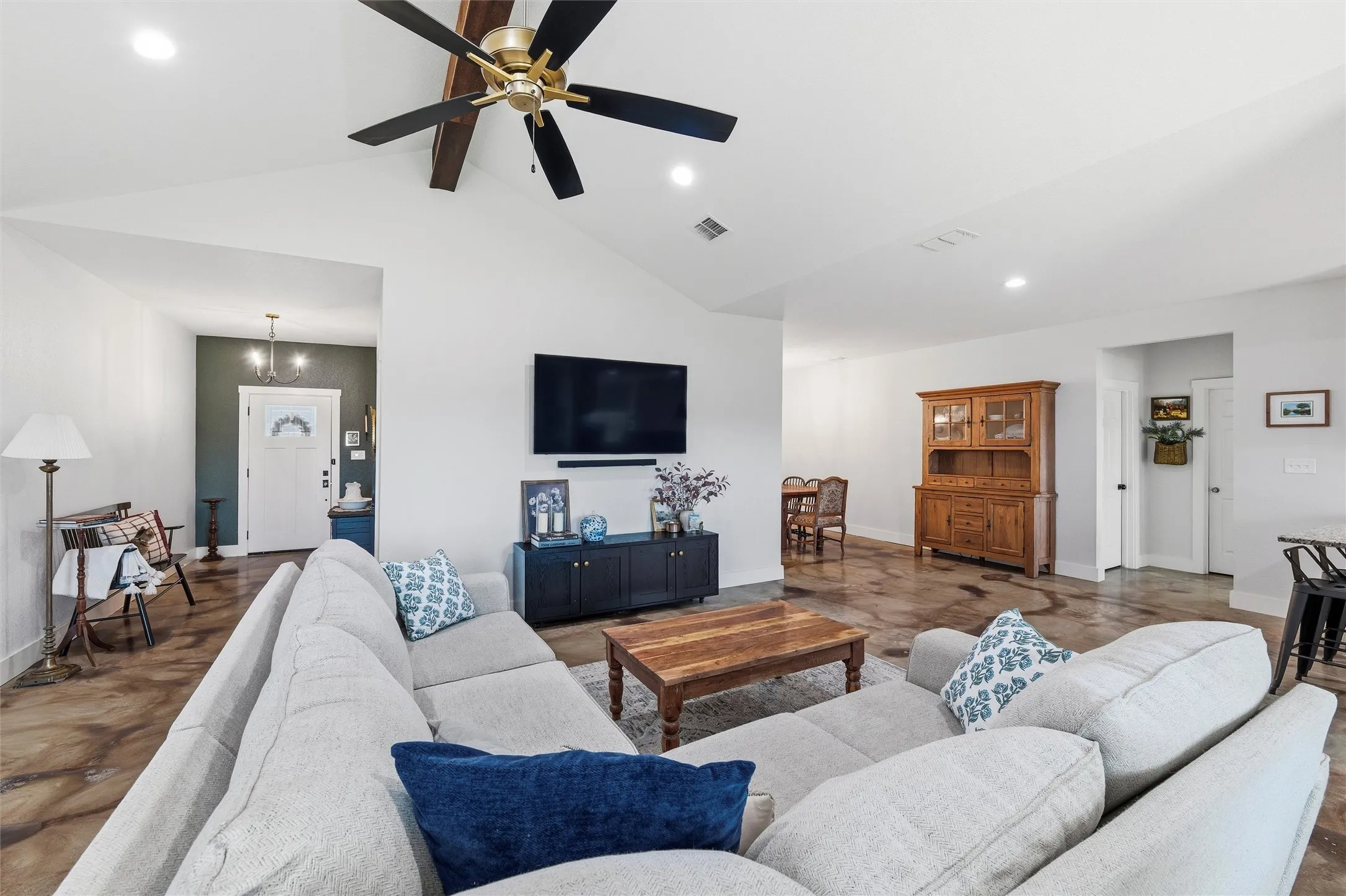 Single Family Residence For Sale in Parker County , 431 Advance Road, Weatherford, Texas 76088, 3 Bedroom, 2 Bathroom, 2 Garage spaces, 2,096 Sqft, built in 2024, Price $665,000, mls#21365442, Real Estate Agent in Weatherford, Homes For Sale in Parker county, Homes For Sale in Weatherford, Realtor in Weatherford Texas, Real Estate Brokerage Independent Realty Texas, Luminita Cordes Realtor
