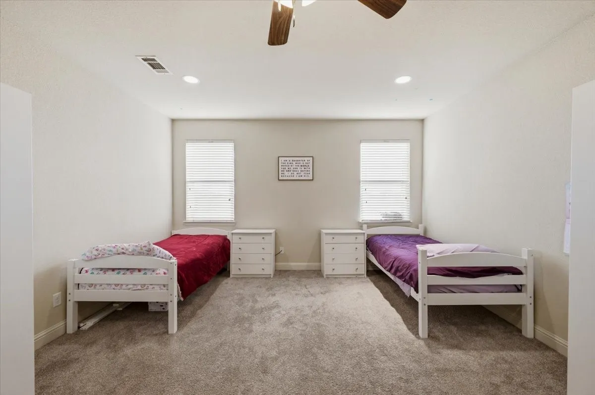 Single Family Residence For Sale in Ellis County , 825 Broadhead Road, Waxahachie, Texas 75165, 4 Bedroom, 3 Bathroom, 3 Garage spaces, 3,013 Sqft, built in 2012, mls#21365527, Real Estate Agent in Waxahachie, Homes For Sale in Ellis county, Homes For Sale in Waxahachie, Realtor in Waxahachie Texas, Real Estate Brokerage Independent Realty Texas, Luminita Cordes Realtor