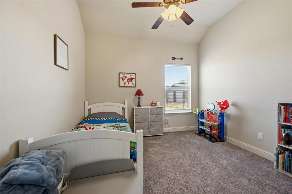 Single Family Residence For Sale in Ellis County , 825 Broadhead Road, Waxahachie, Texas 75165, 4 Bedroom, 3 Bathroom, 3 Garage spaces, 3,013 Sqft, built in 2012, mls#21365527, Real Estate Agent in Waxahachie, Homes For Sale in Ellis county, Homes For Sale in Waxahachie, Realtor in Waxahachie Texas, Real Estate Brokerage Independent Realty Texas, Luminita Cordes Realtor