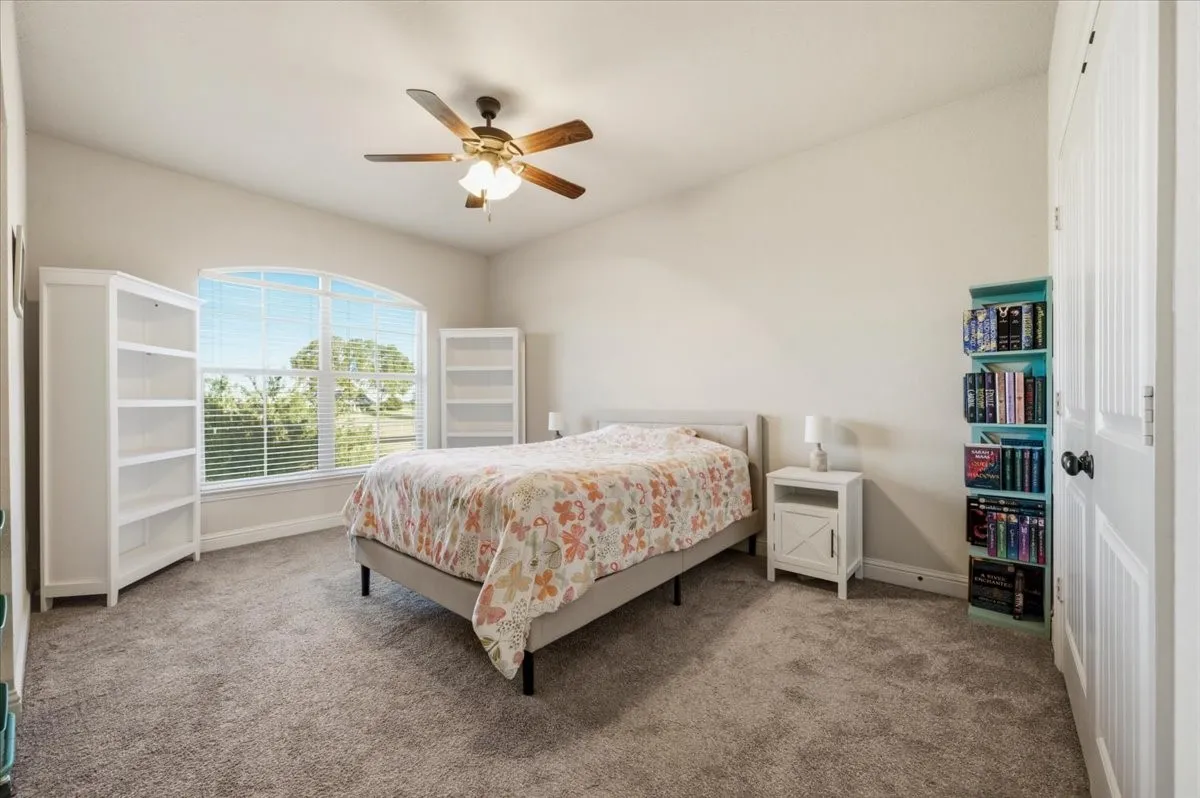 Single Family Residence For Sale in Ellis County , 825 Broadhead Road, Waxahachie, Texas 75165, 4 Bedroom, 3 Bathroom, 3 Garage spaces, 3,013 Sqft, built in 2012, mls#21365527, Real Estate Agent in Waxahachie, Homes For Sale in Ellis county, Homes For Sale in Waxahachie, Realtor in Waxahachie Texas, Real Estate Brokerage Independent Realty Texas, Luminita Cordes Realtor