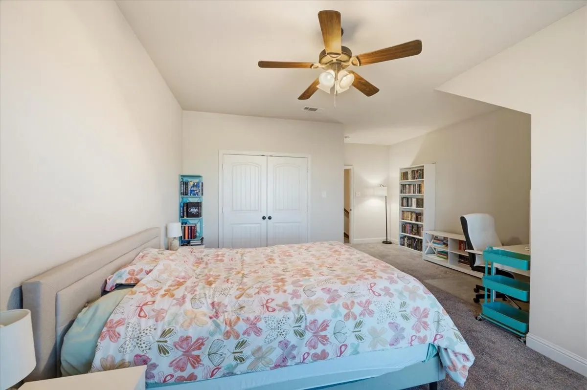 Single Family Residence For Sale in Ellis County , 825 Broadhead Road, Waxahachie, Texas 75165, 4 Bedroom, 3 Bathroom, 3 Garage spaces, 3,013 Sqft, built in 2012, mls#21365527, Real Estate Agent in Waxahachie, Homes For Sale in Ellis county, Homes For Sale in Waxahachie, Realtor in Waxahachie Texas, Real Estate Brokerage Independent Realty Texas, Luminita Cordes Realtor