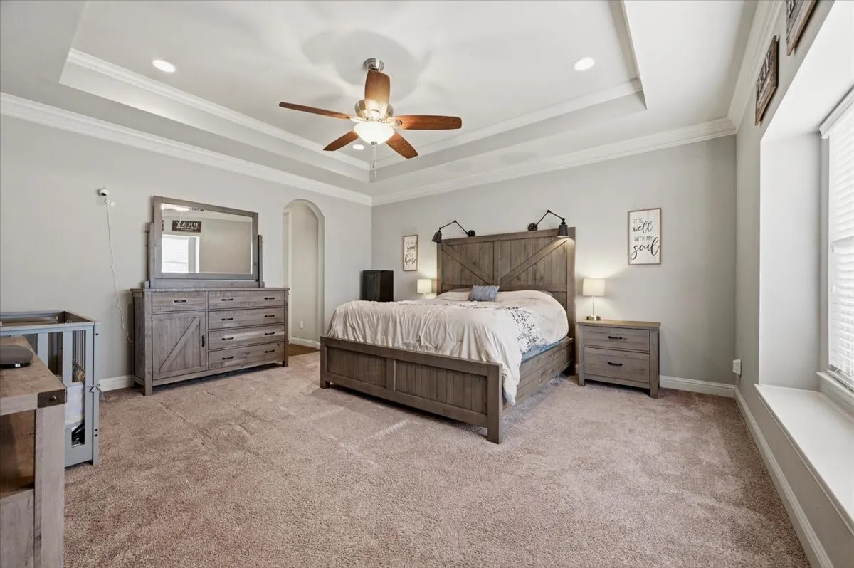 Single Family Residence For Sale in Ellis County , 825 Broadhead Road, Waxahachie, Texas 75165, 4 Bedroom, 3 Bathroom, 3 Garage spaces, 3,013 Sqft, built in 2012, mls#21365527, Real Estate Agent in Waxahachie, Homes For Sale in Ellis county, Homes For Sale in Waxahachie, Realtor in Waxahachie Texas, Real Estate Brokerage Independent Realty Texas, Luminita Cordes Realtor