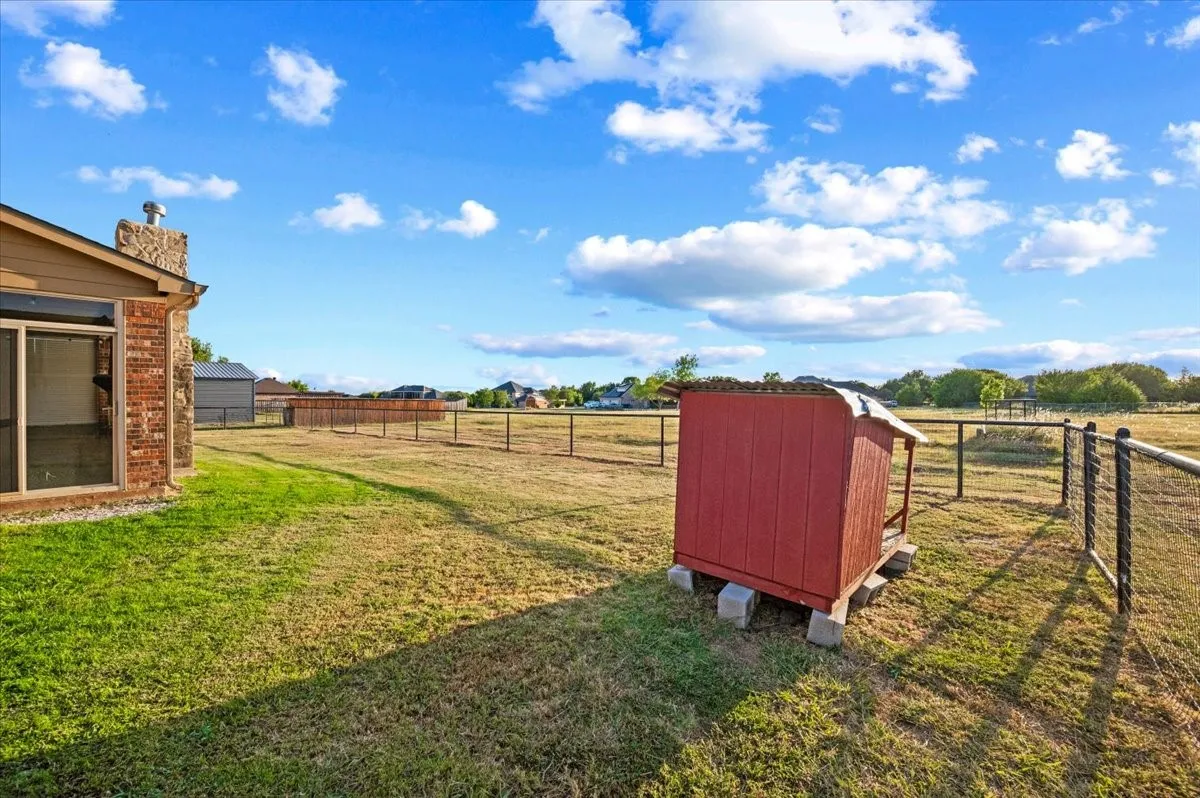 Single Family Residence For Sale in Ellis County , 825 Broadhead Road, Waxahachie, Texas 75165, 4 Bedroom, 3 Bathroom, 3 Garage spaces, 3,013 Sqft, built in 2012, mls#21365527, Real Estate Agent in Waxahachie, Homes For Sale in Ellis county, Homes For Sale in Waxahachie, Realtor in Waxahachie Texas, Real Estate Brokerage Independent Realty Texas, Luminita Cordes Realtor